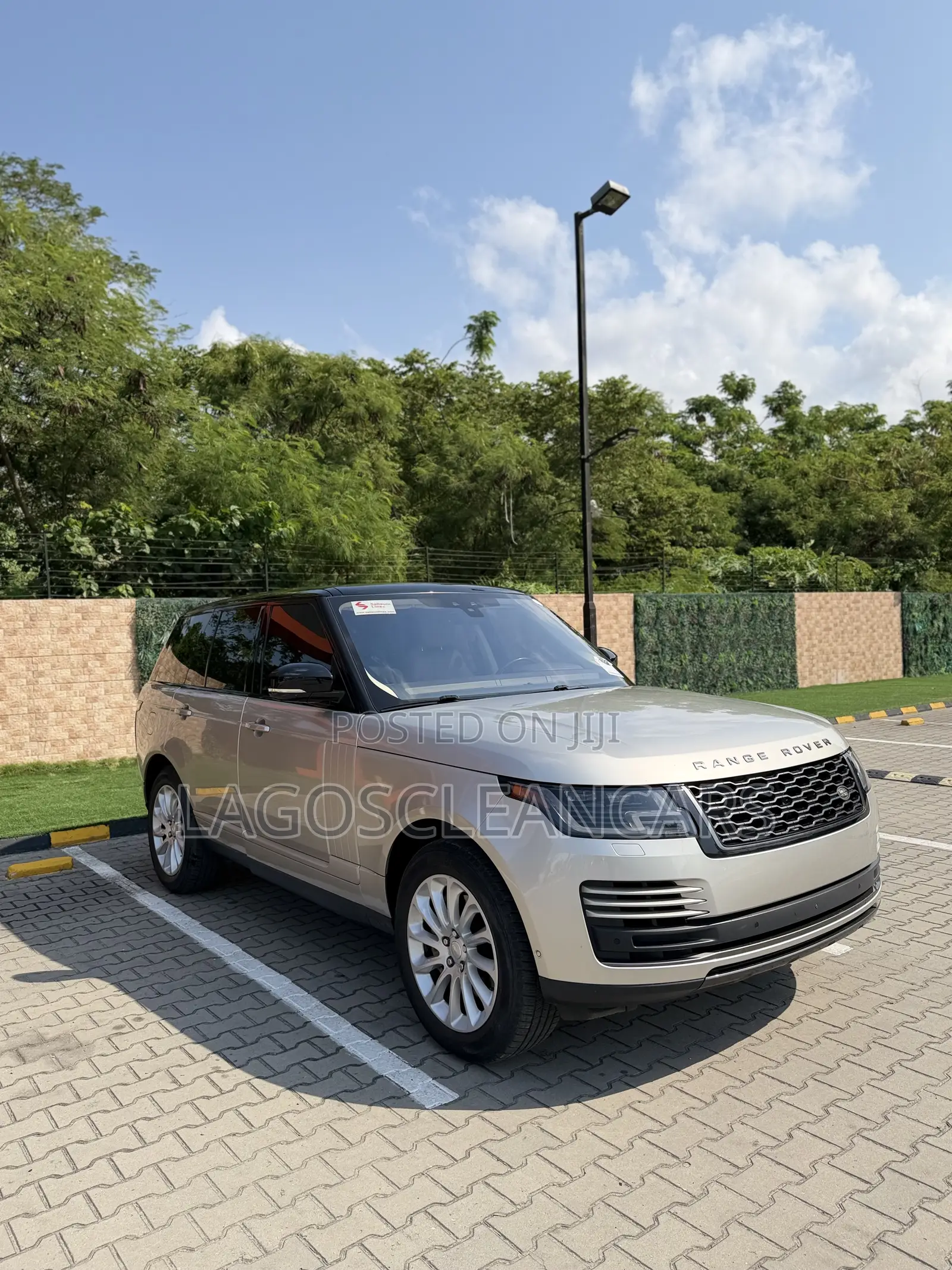 Land Rover Range Rover Vogue 2020 Gold