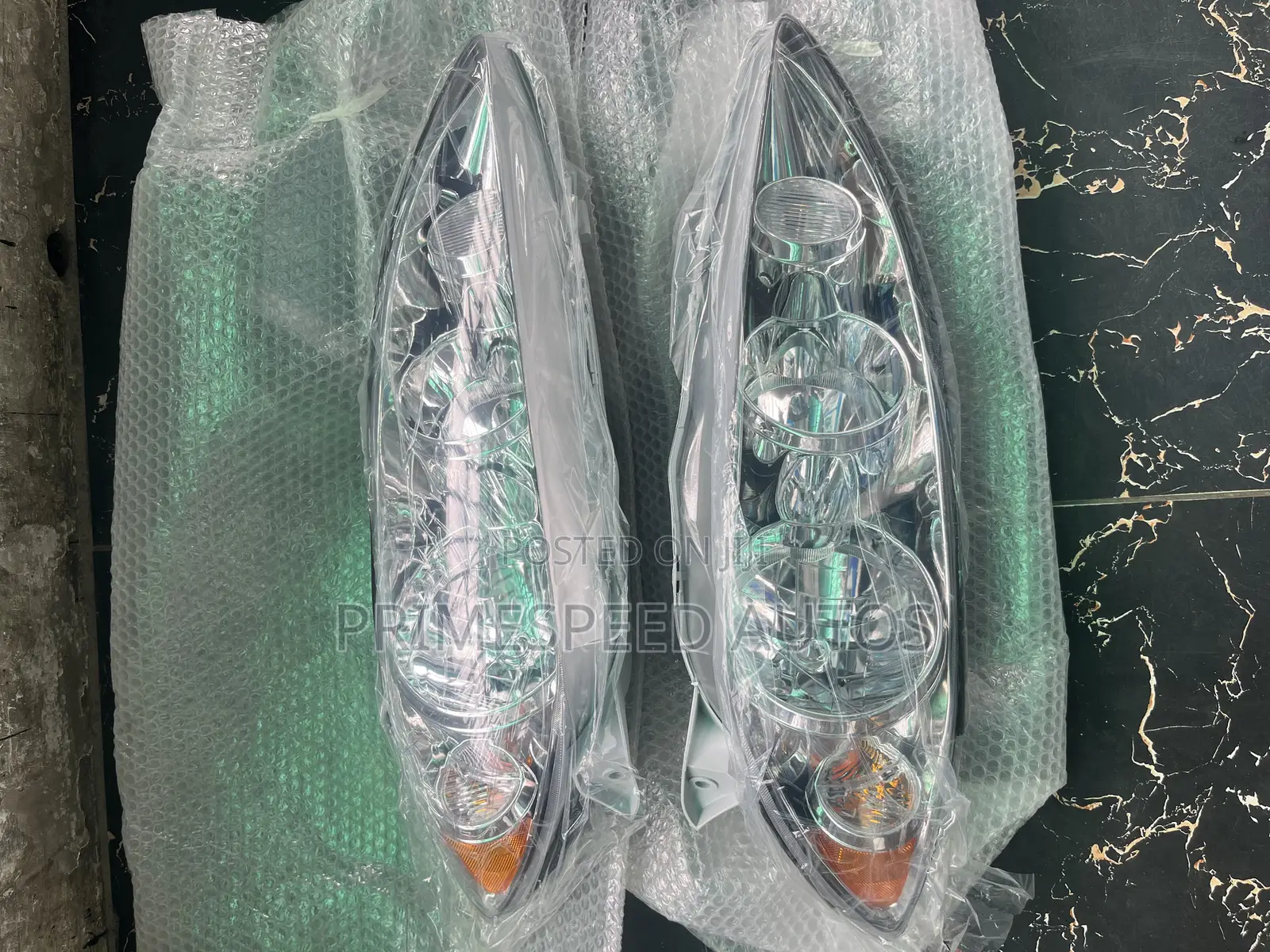 Headlamp Camry 2005 Model