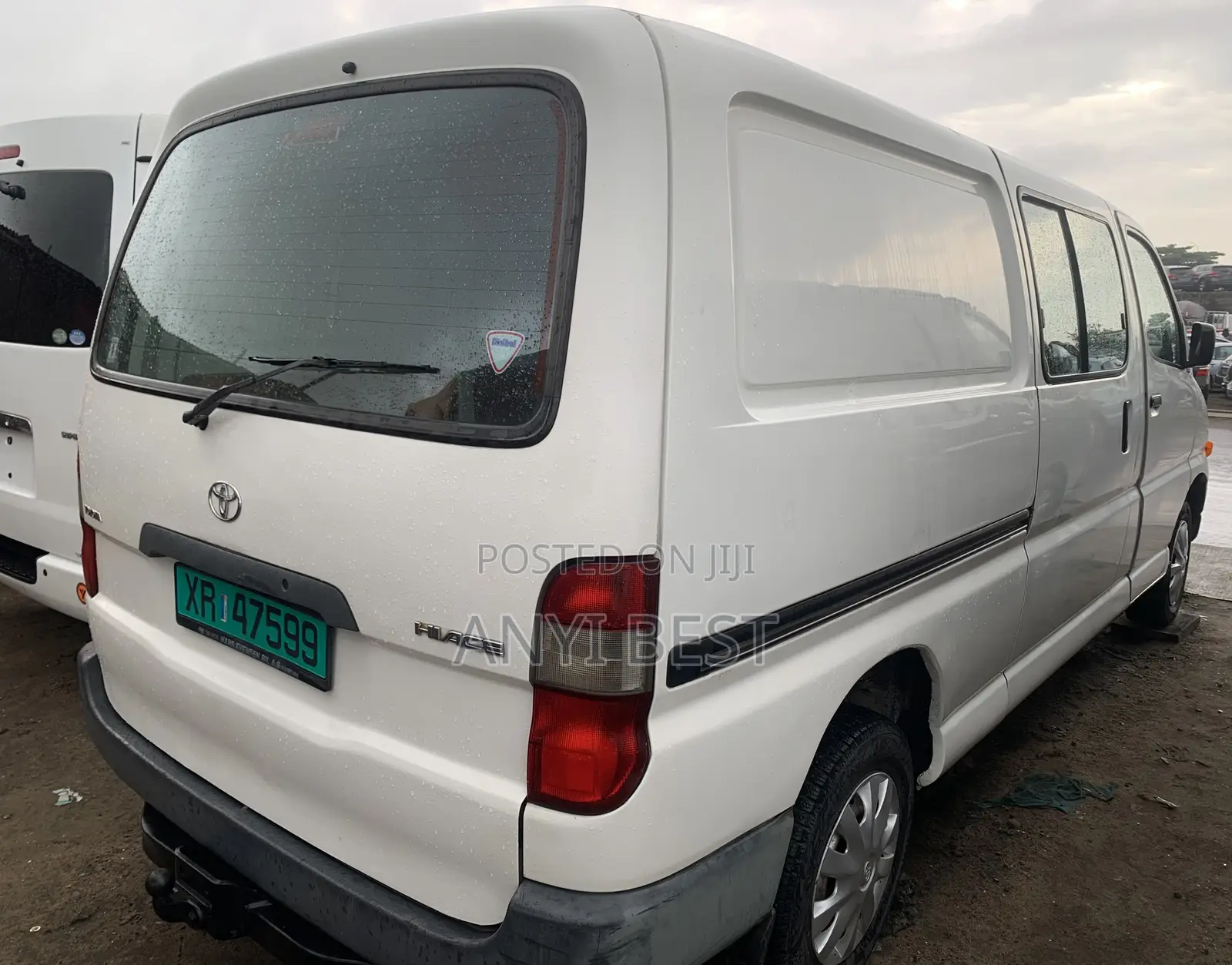 Toyota Grand HiAce 2005 White