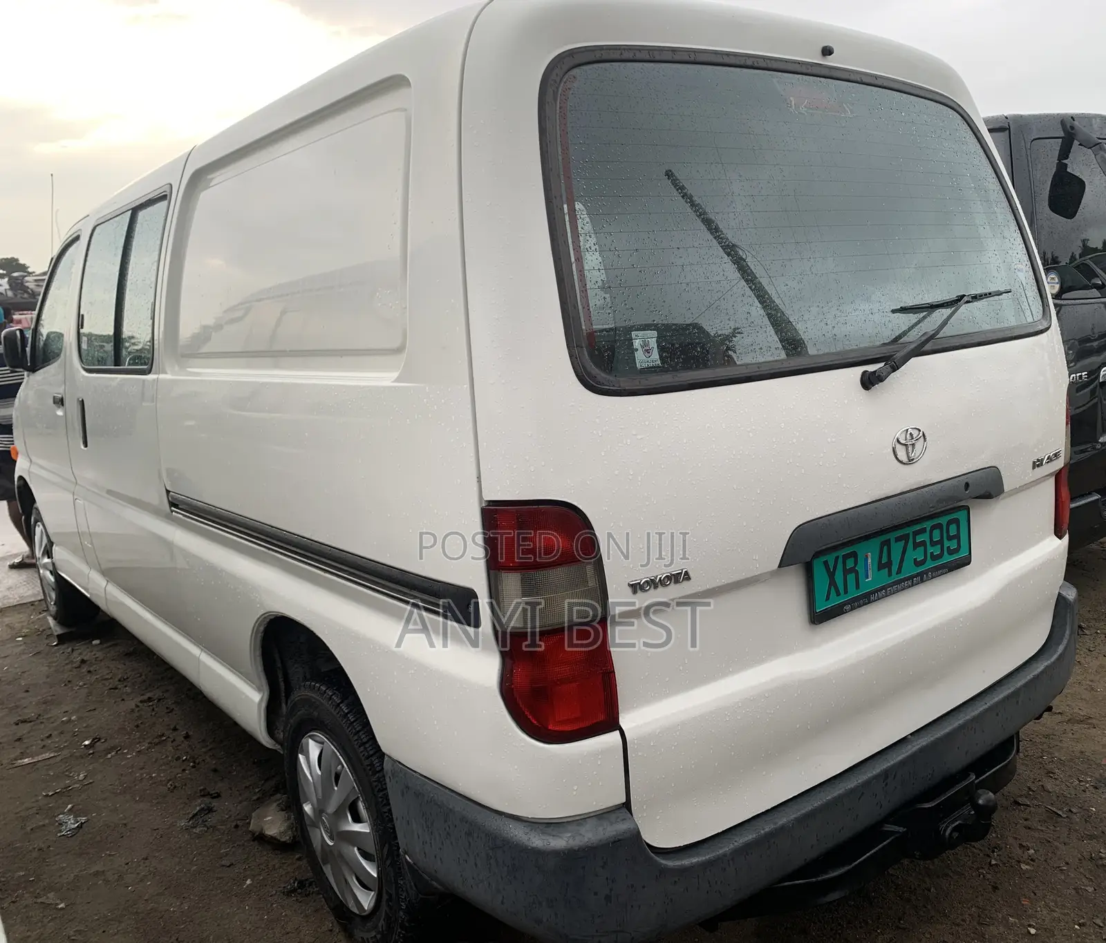 Toyota Grand HiAce 2005 White