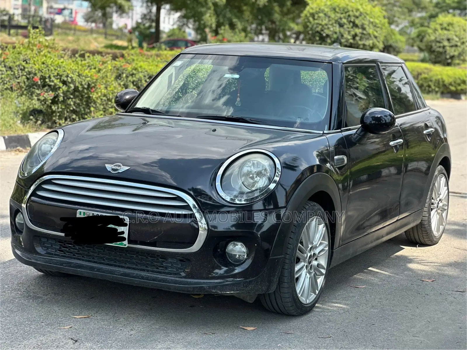 Mini Cooper 4dr Hatchback (1.5L 3cyl Turbo 6M) 2015 Black