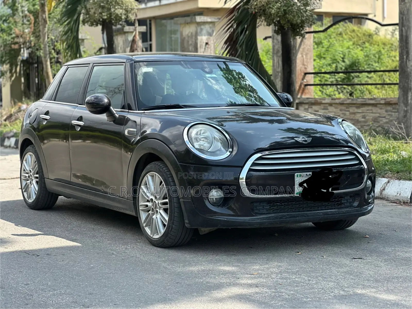Mini Cooper 4dr Hatchback (1.5L 3cyl Turbo 6M) 2015 Black