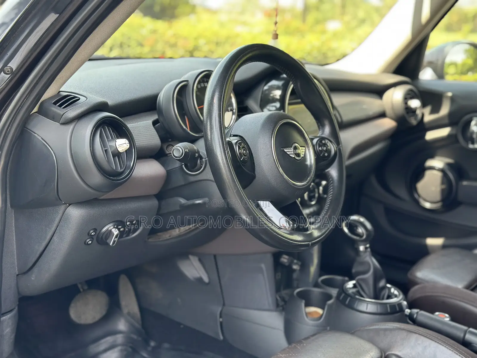Mini Cooper 4dr Hatchback (1.5L 3cyl Turbo 6M) 2015 Black