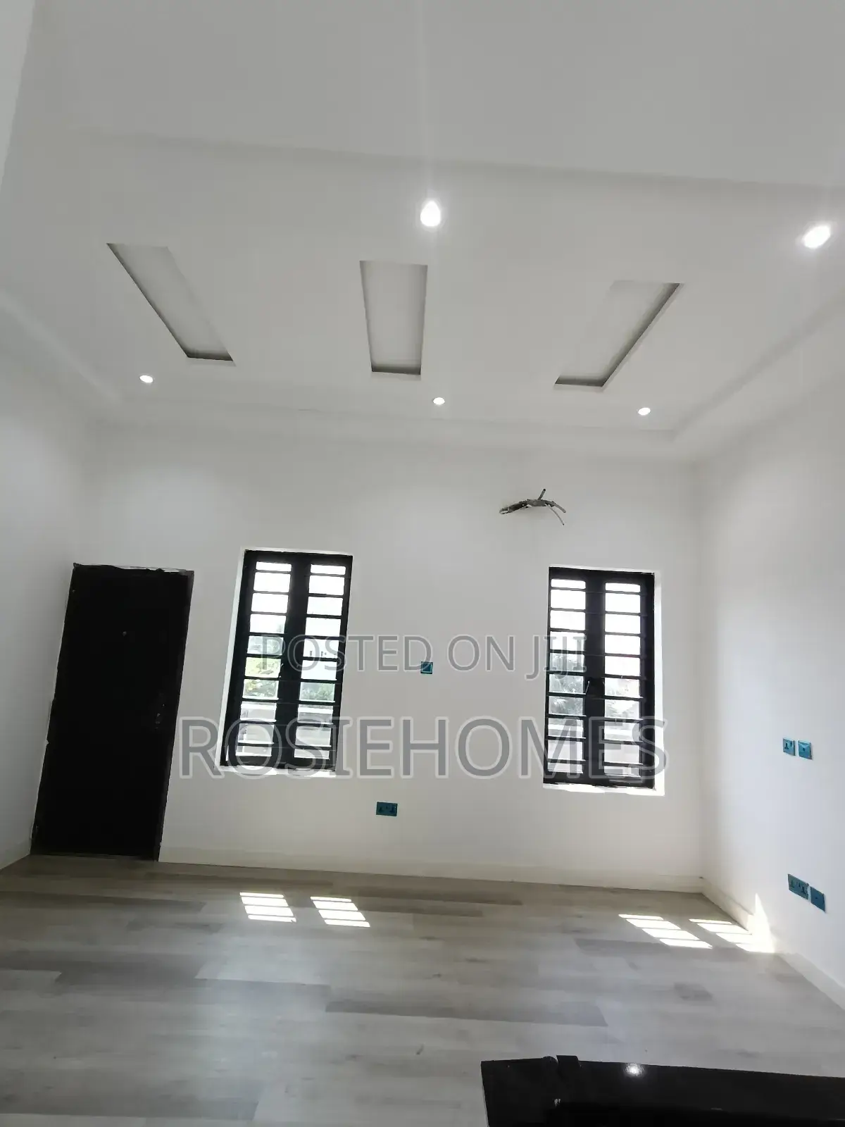 4bdrm Duplex in Ogufayo, Lakowe for sale