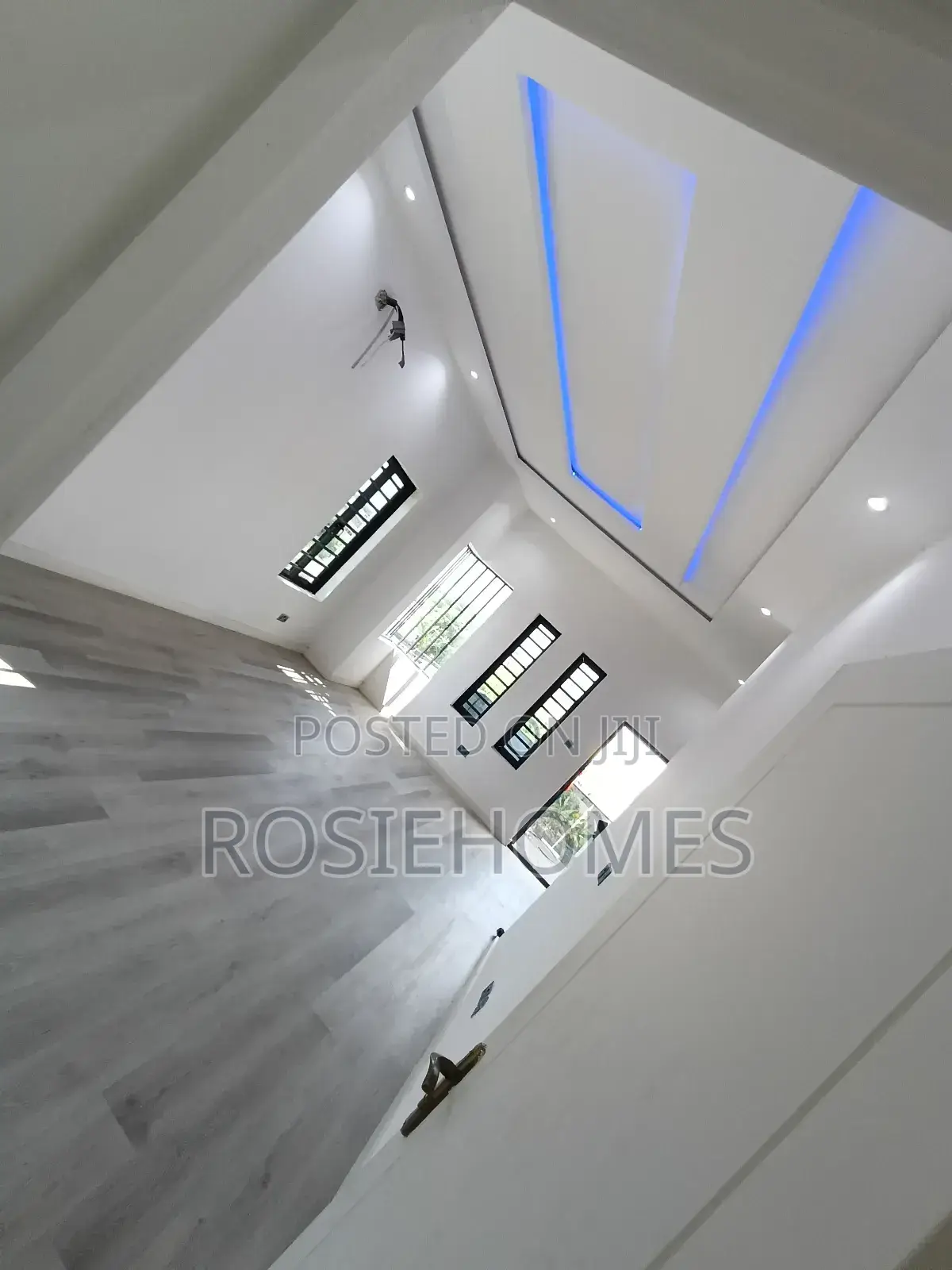 4bdrm Duplex in Ogufayo, Lakowe for sale