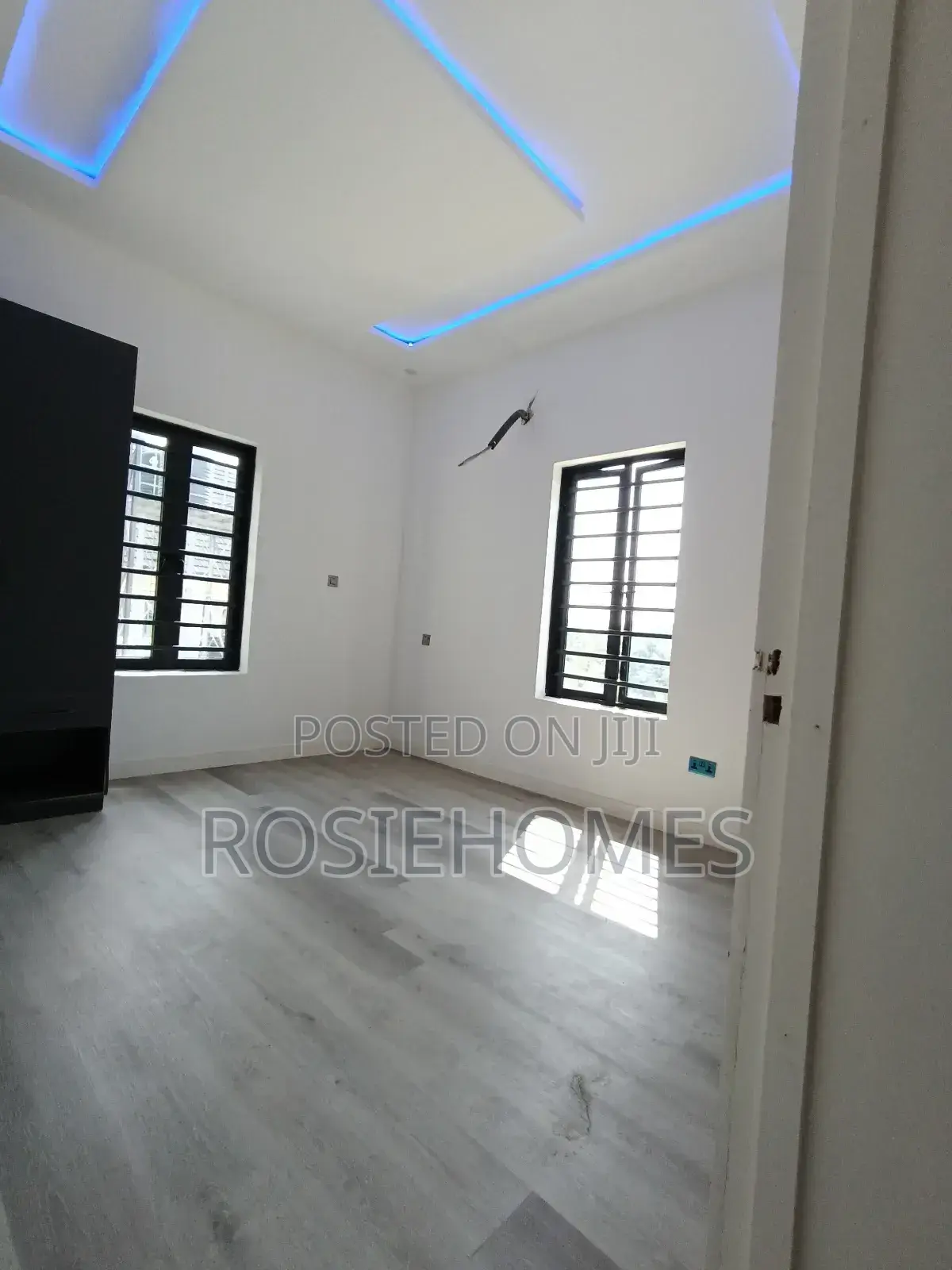 4bdrm Duplex in Ogufayo, Lakowe for sale
