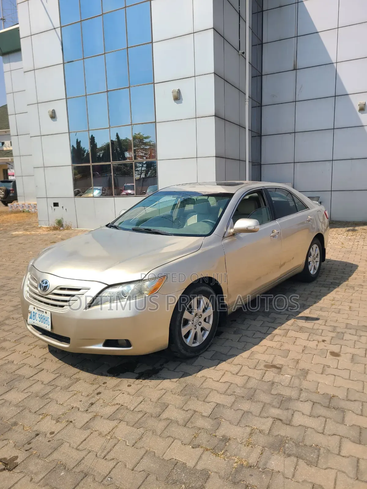 Toyota Camry XLE V6 4dr Sedan (3.5L 6cyl 6AM) 2008 Gold