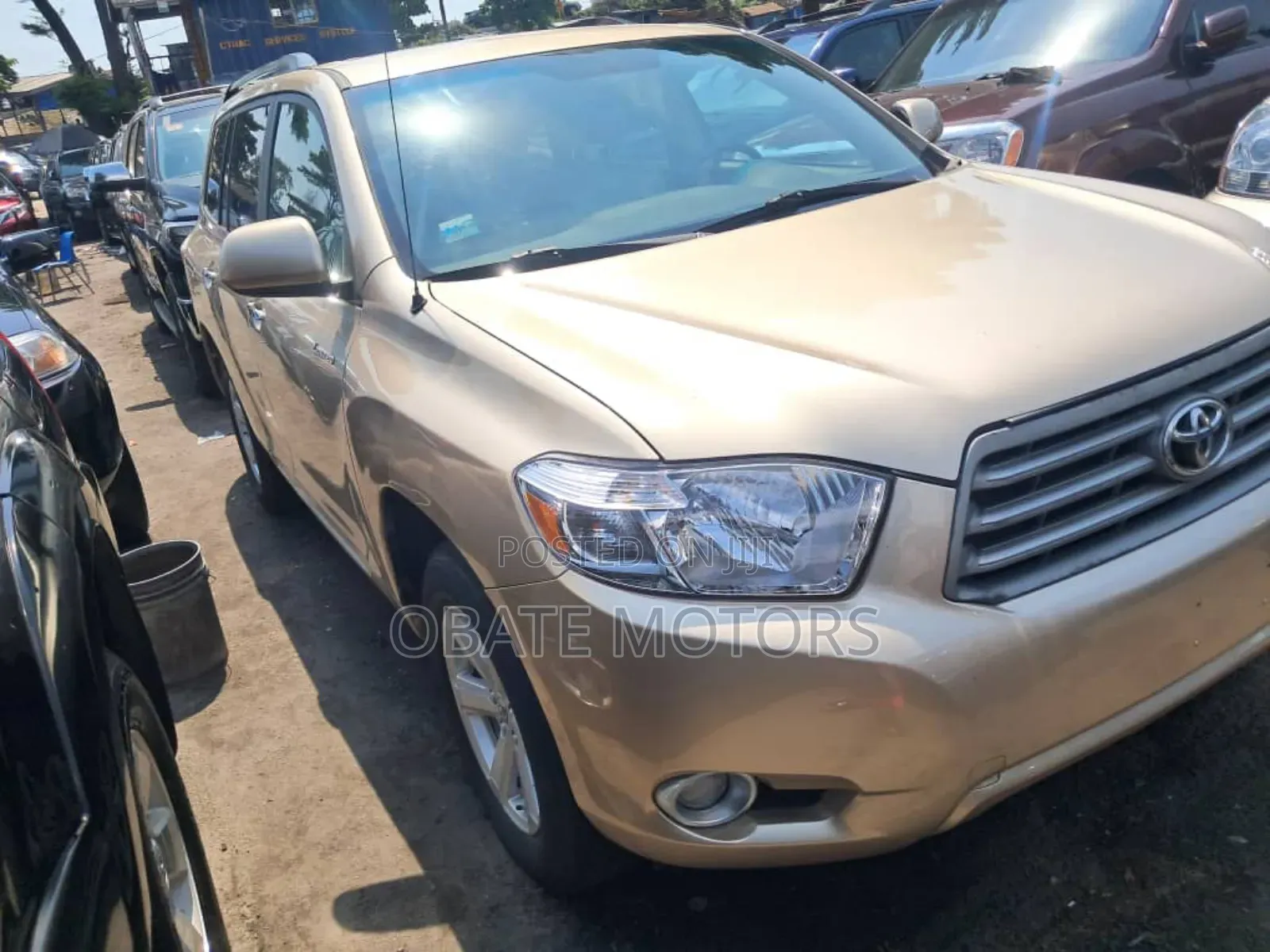 Toyota Highlander Limited 2010 Gold