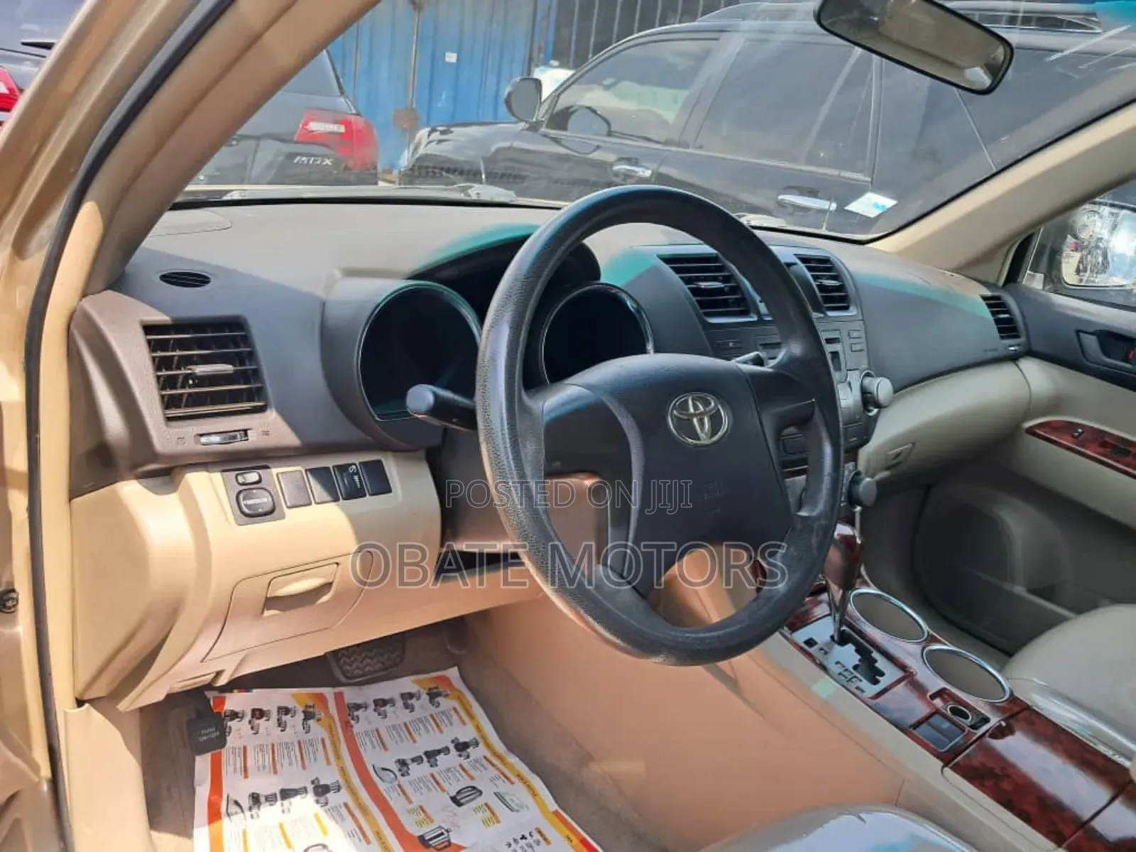 Toyota Highlander Limited 2010 Gold