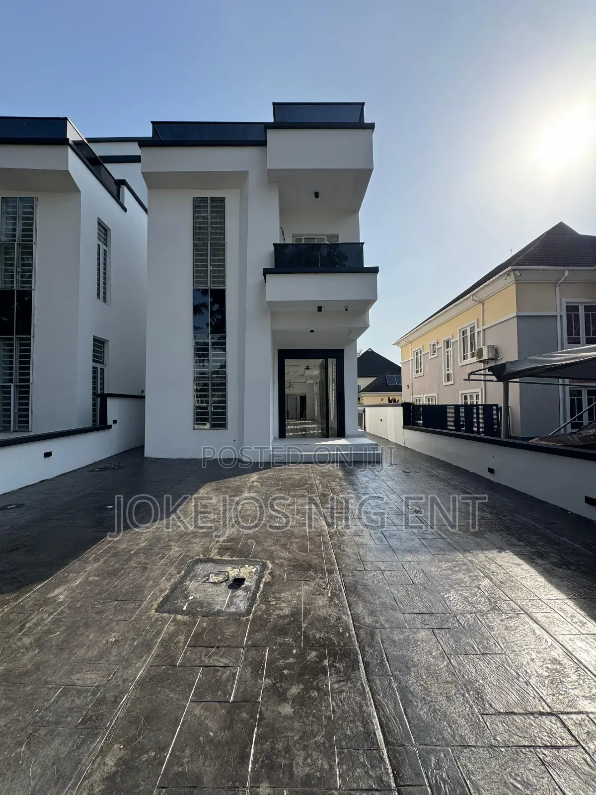 5bdrm Duplex in Chevron Drive Lekki for sale