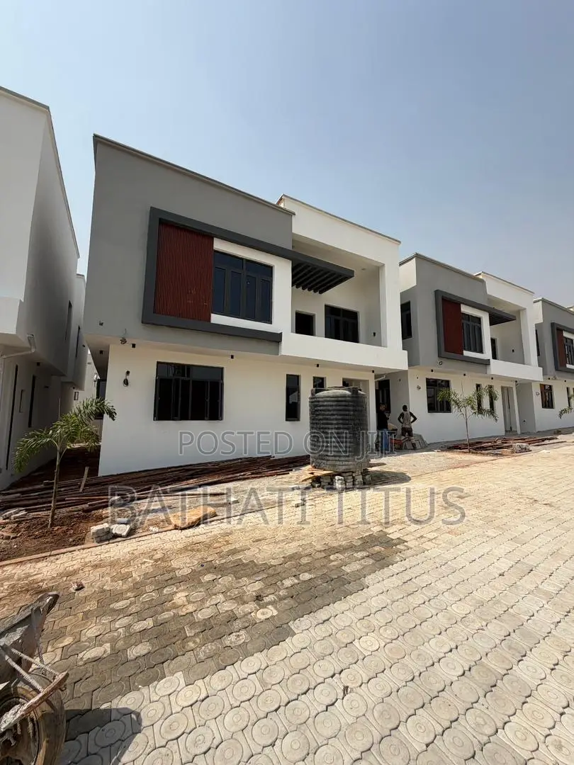 4bdrm Duplex in Kado for rent