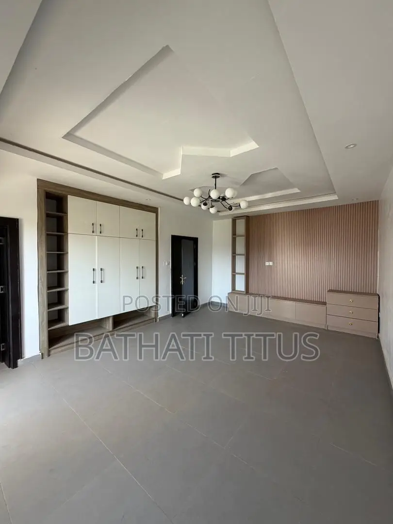 4bdrm Duplex in Durumi for sale