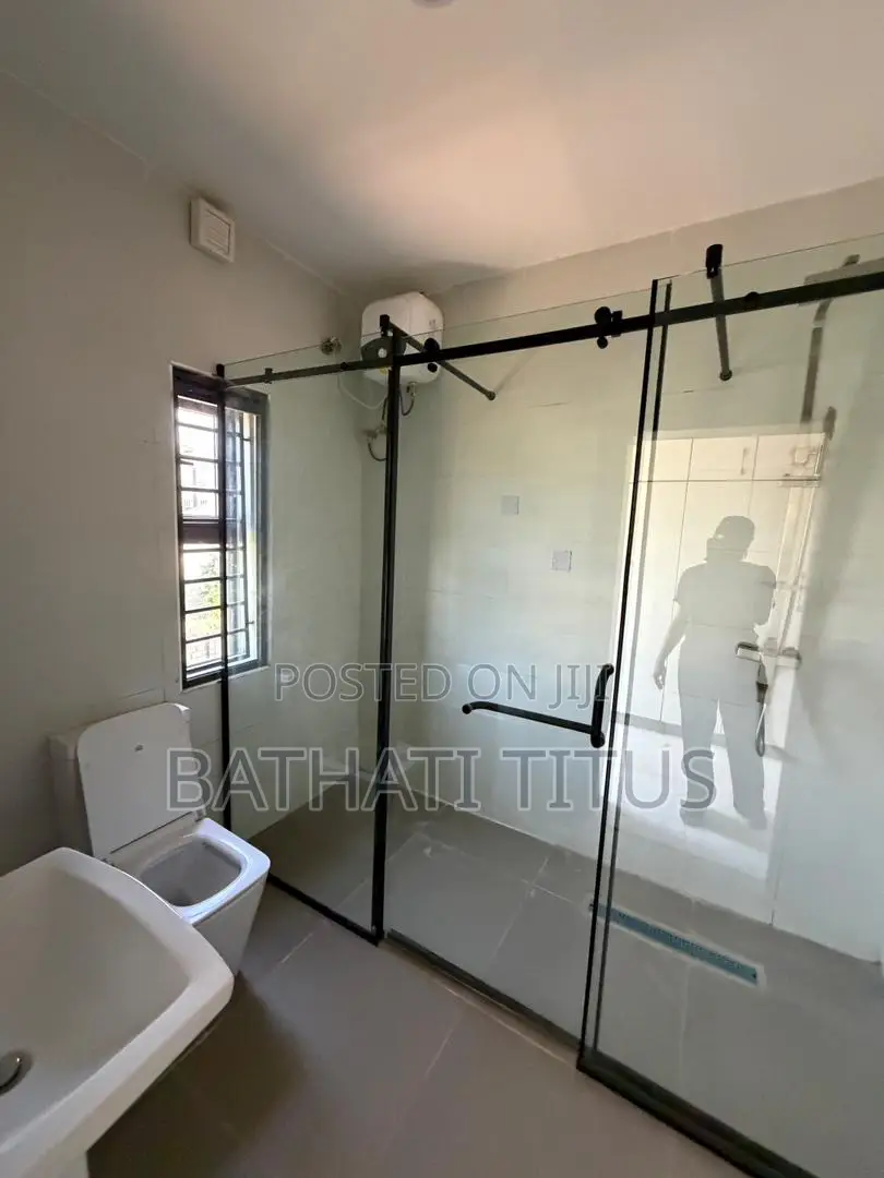 4bdrm Duplex in Durumi for sale