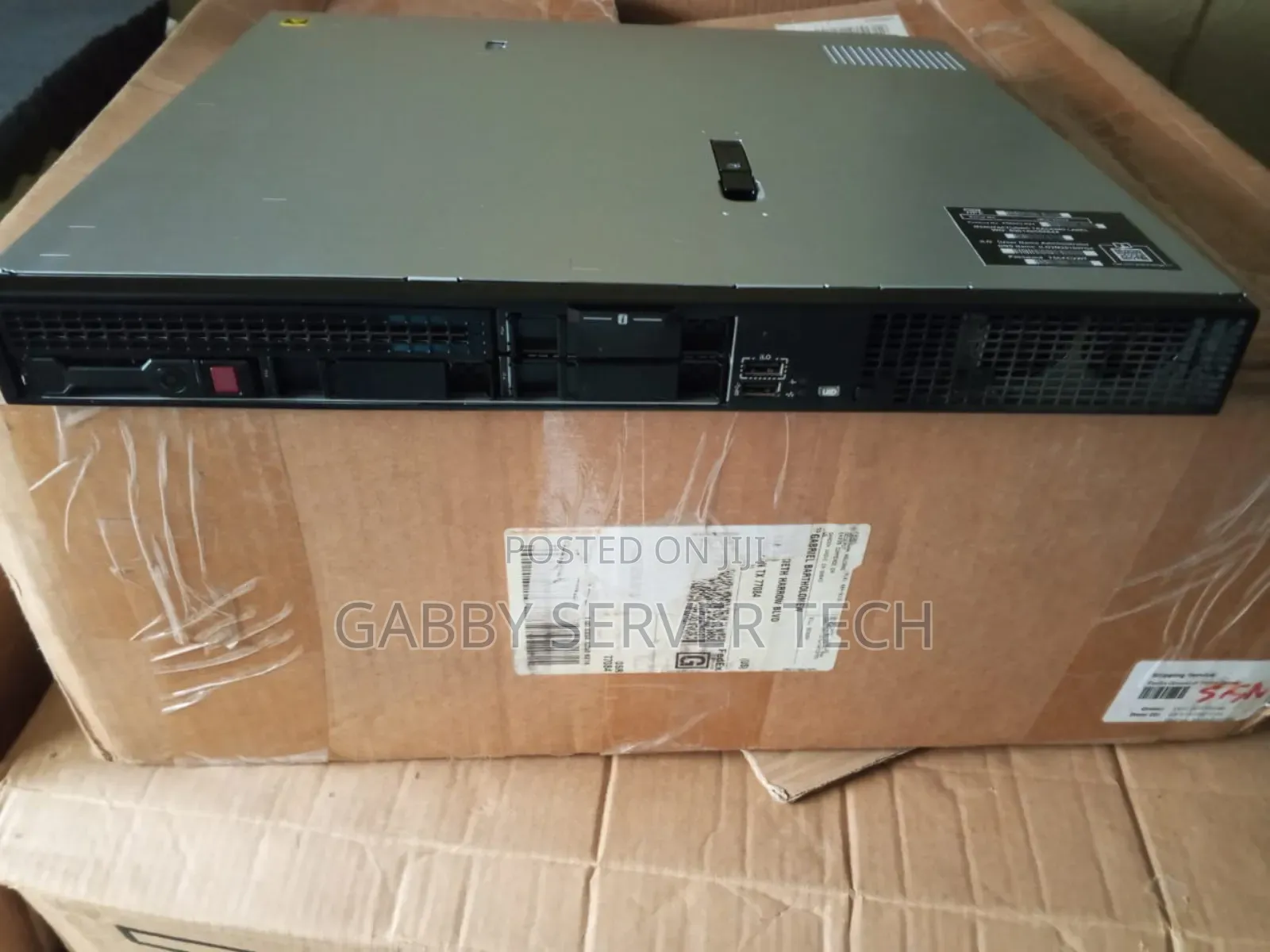 Server HP ProLiant DL20 Gen10 16GB Intel Xeon SSD 256GB