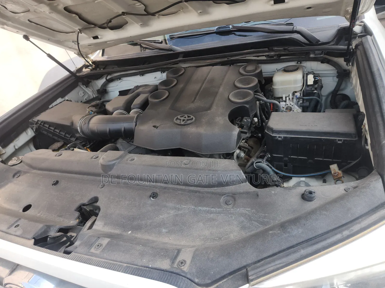 Toyota 4-Runner SR5 2WD 2012 White
