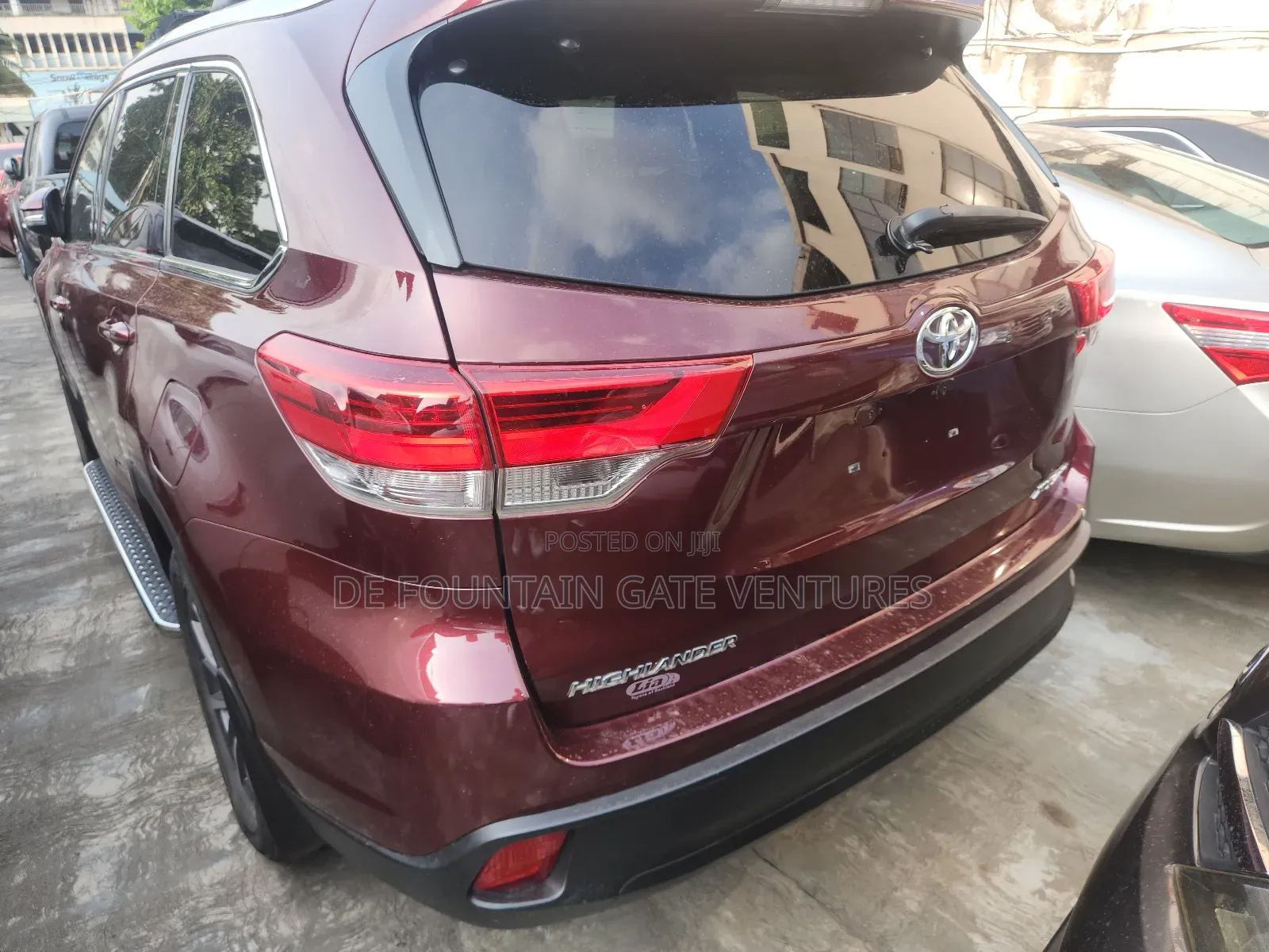 Toyota Highlander XLE 4x2 V6 (3.5L 6cyl 8A) 2017 Red