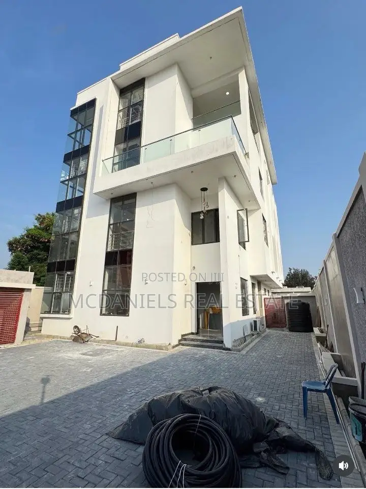 Furnished 6bdrm Duplex in 2nd Avenue Extension for sale
