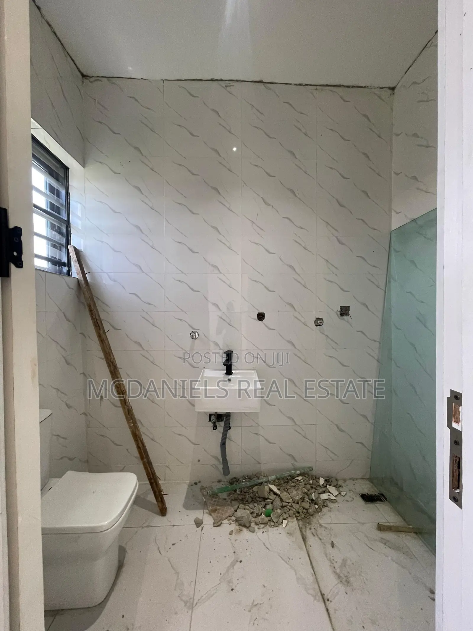 Furnished 5bdrm Duplex in VGC / Ajah for sale