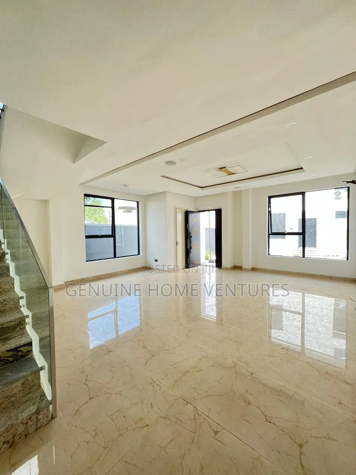 5bdrm Duplex in Lekki Phase 1 for sale