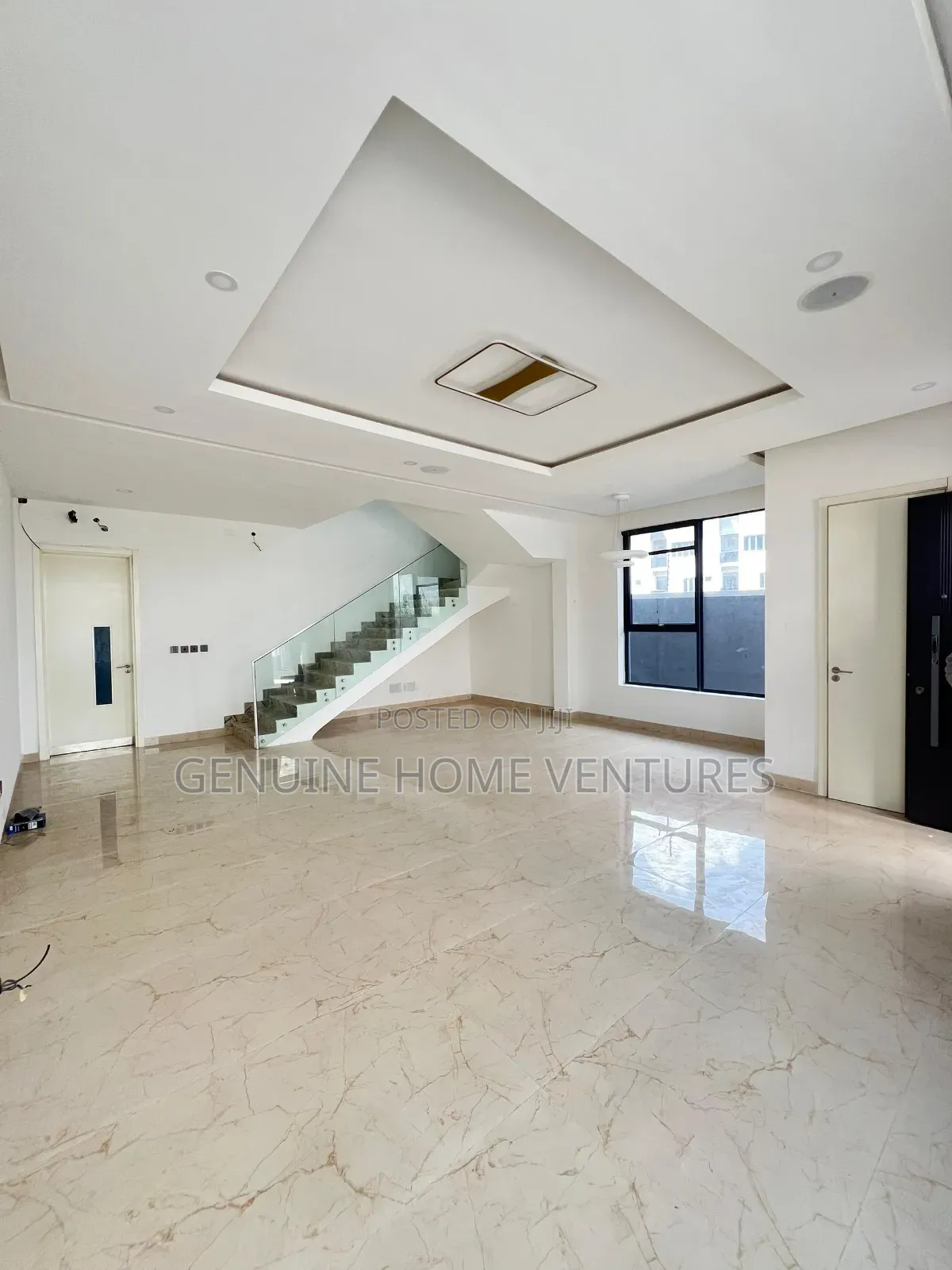 5bdrm Duplex in Lekki Phase 1 for sale