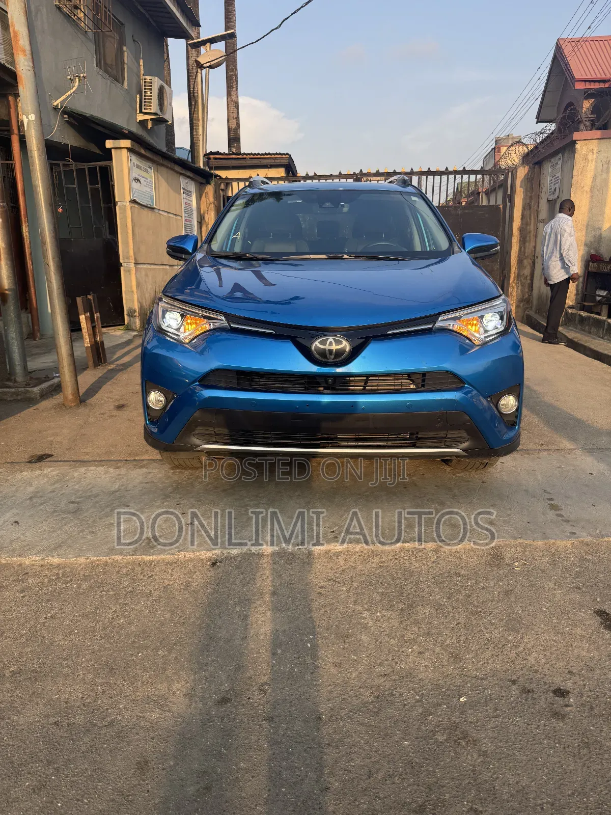 Toyota RAV4 Limited AWD (2.5L 4cyl 6A) 2016 Blue