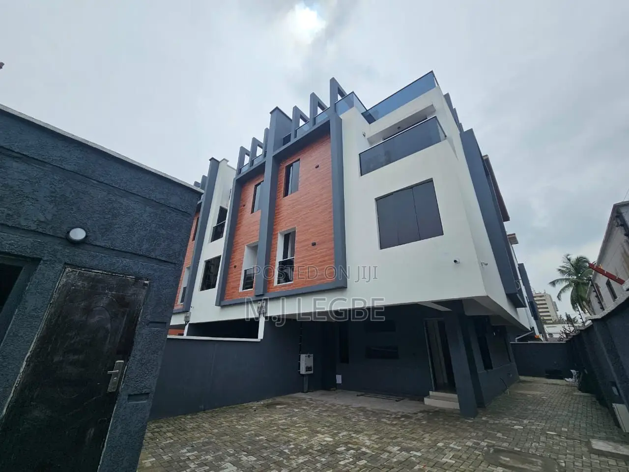 4bdrm Duplex in Victoria Island for rent