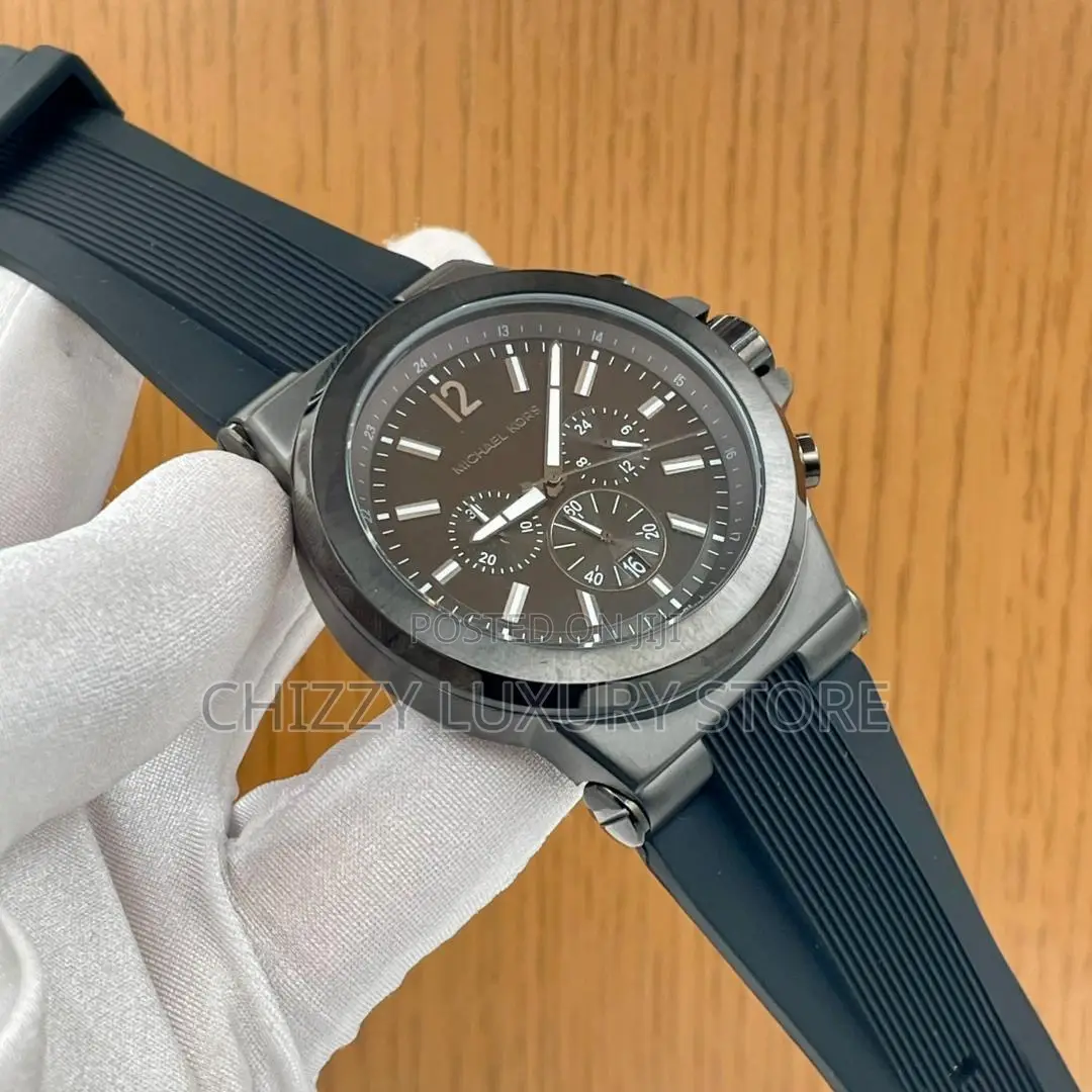 Michael Kors Quality Luxury Men Rubber Strap Wristwatch.