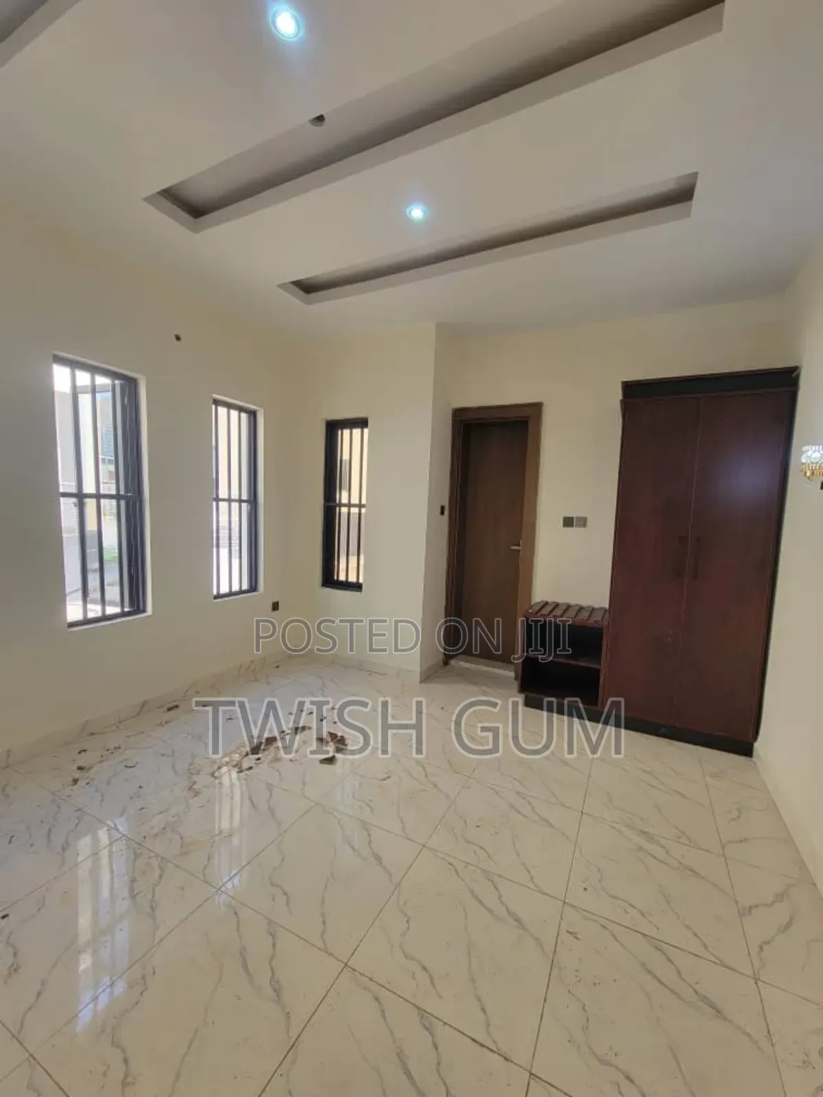 2bdrm Block of Flats in Blak Dot Shelters., Lugbe District for rent