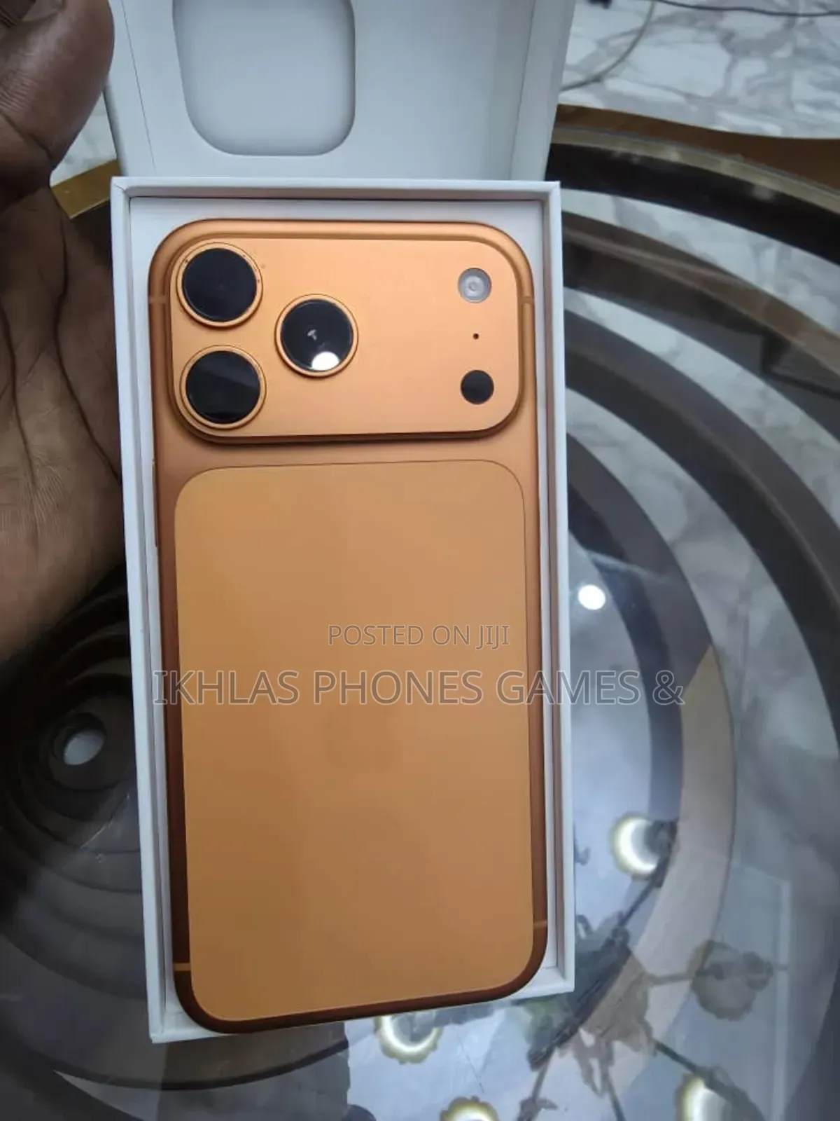 New Apple iPhone 17 Pro Max 256 GB Orange