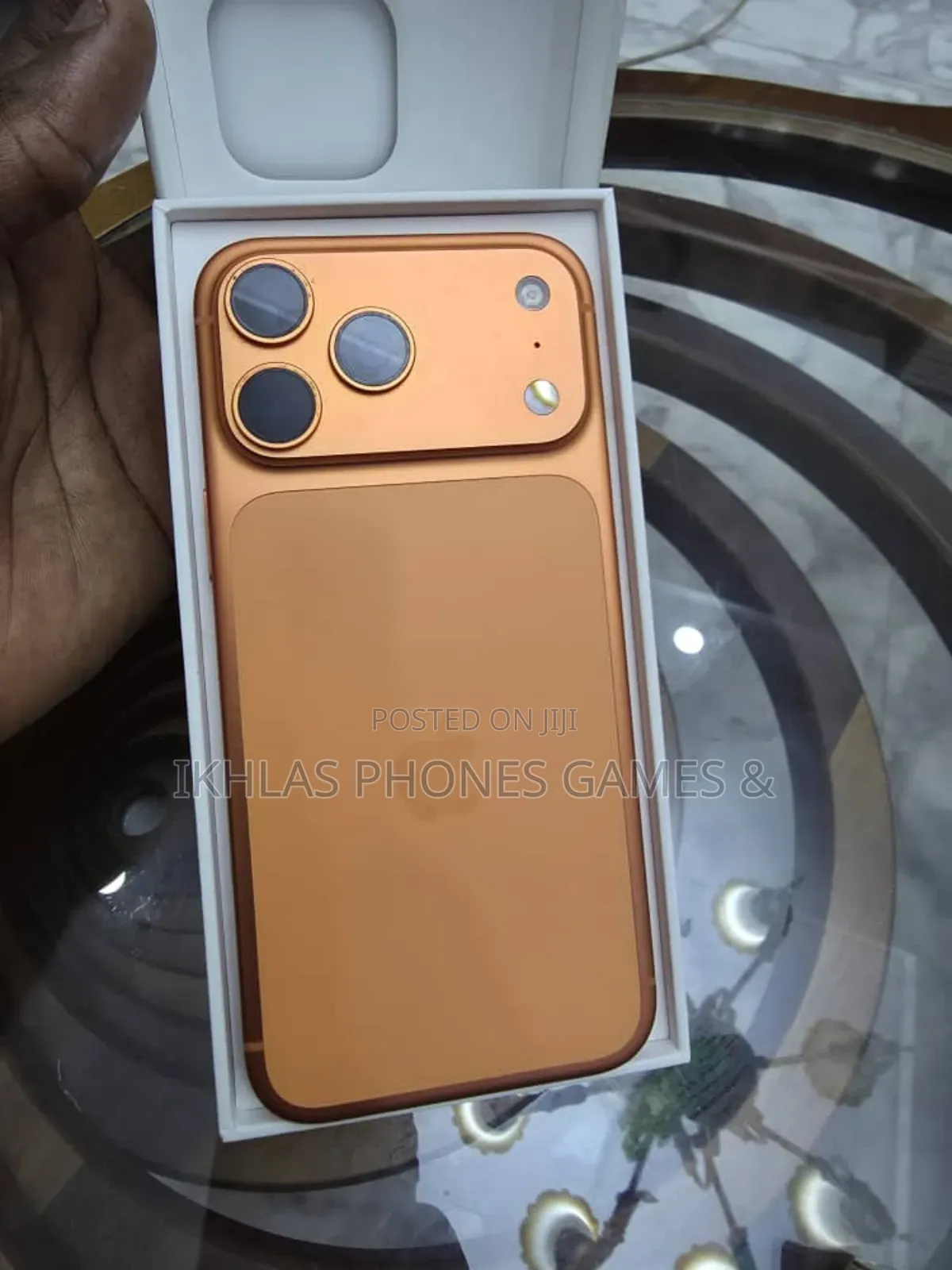New Apple iPhone 17 Pro Max 256 GB Orange