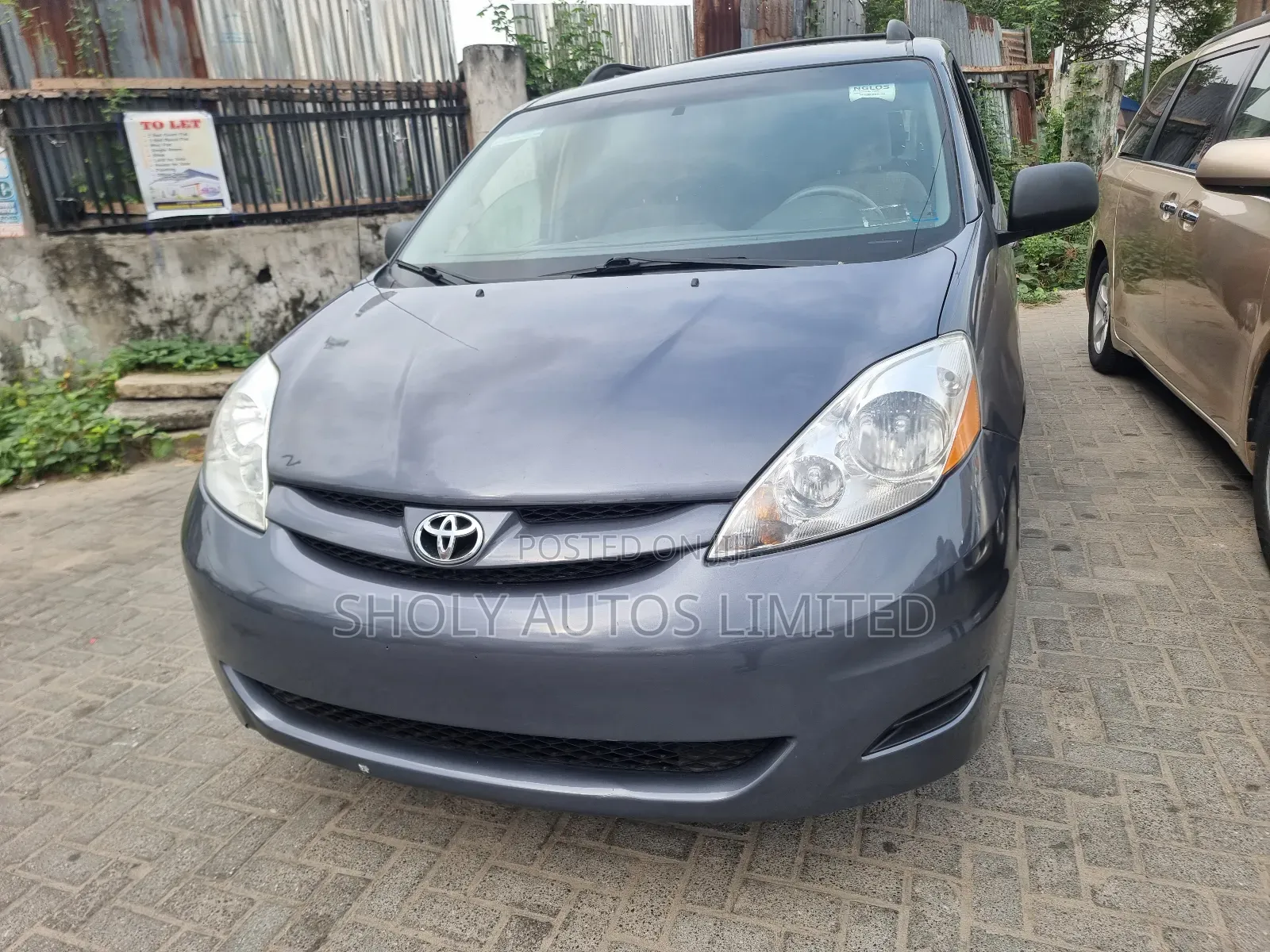 Toyota Sienna LE FWD 2006 Gray