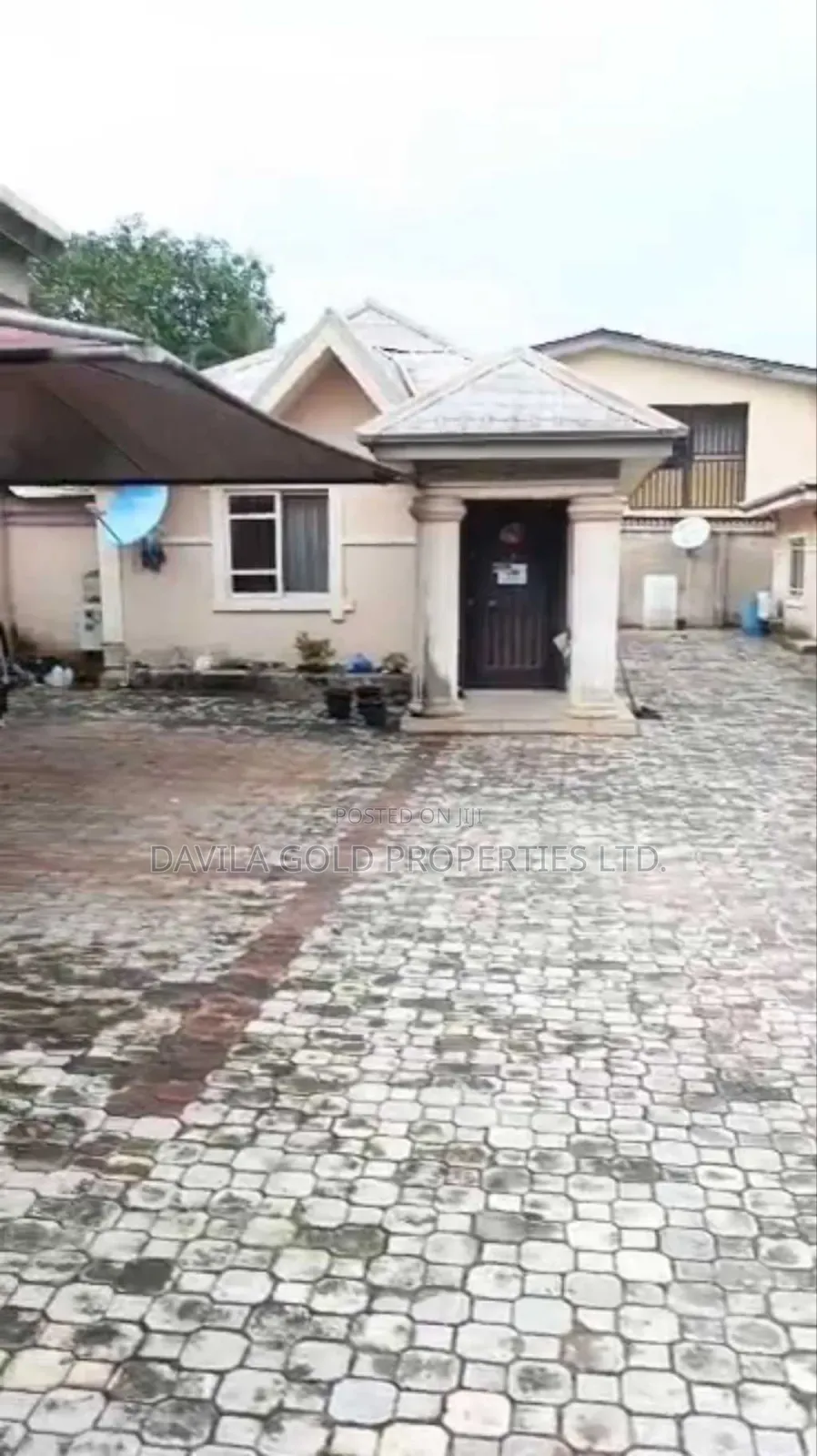 12bdrm Block of Flats in Benin City for sale