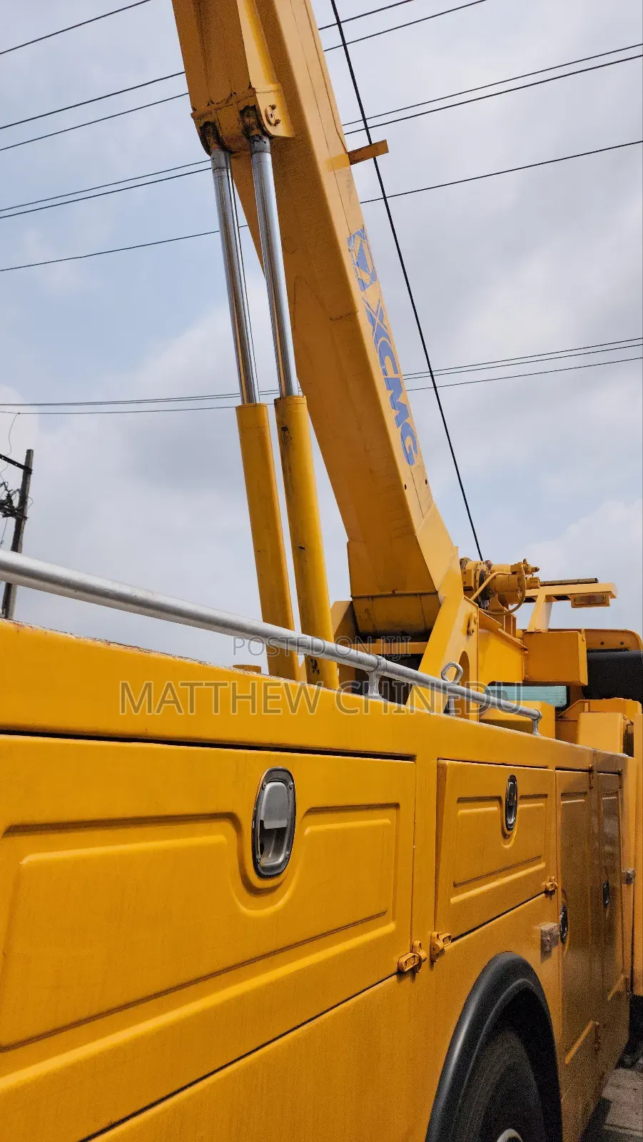 First Grade Howo Self Loader Truck 12 Tyres 15tons Crane/ Towing