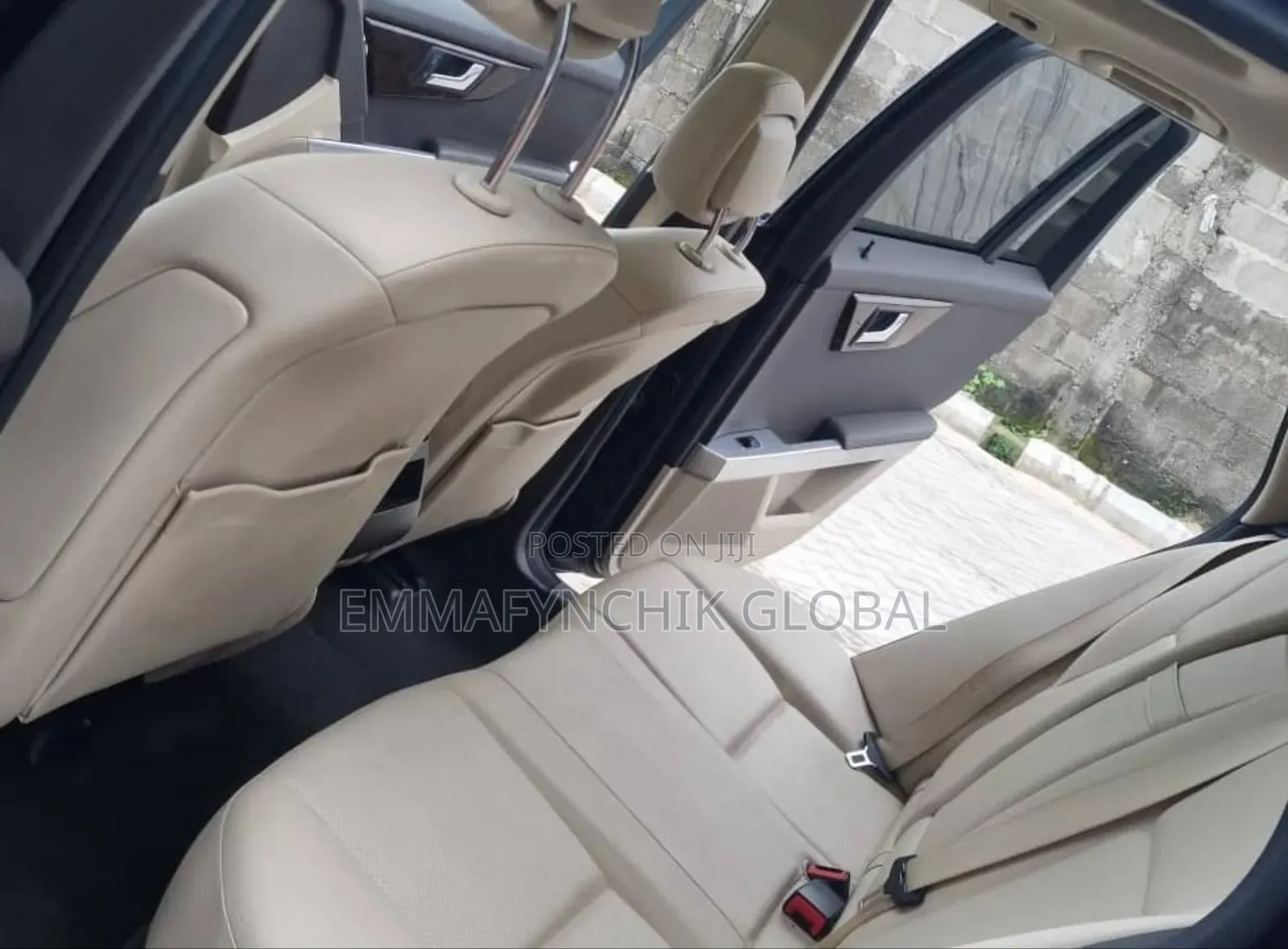 Mercedes-Benz GLK-Class Base GLK 350 4dr AWD 4MATIC (3.5L 6cyl 7A) 2015