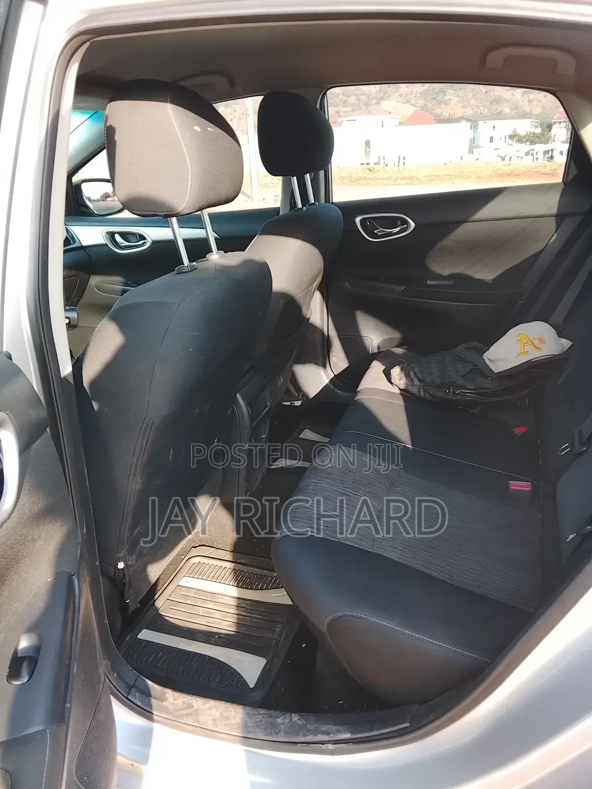 Nissan Sentra SL 4dr Sedan (1.8L 4cyl CVT) 2015 Silver