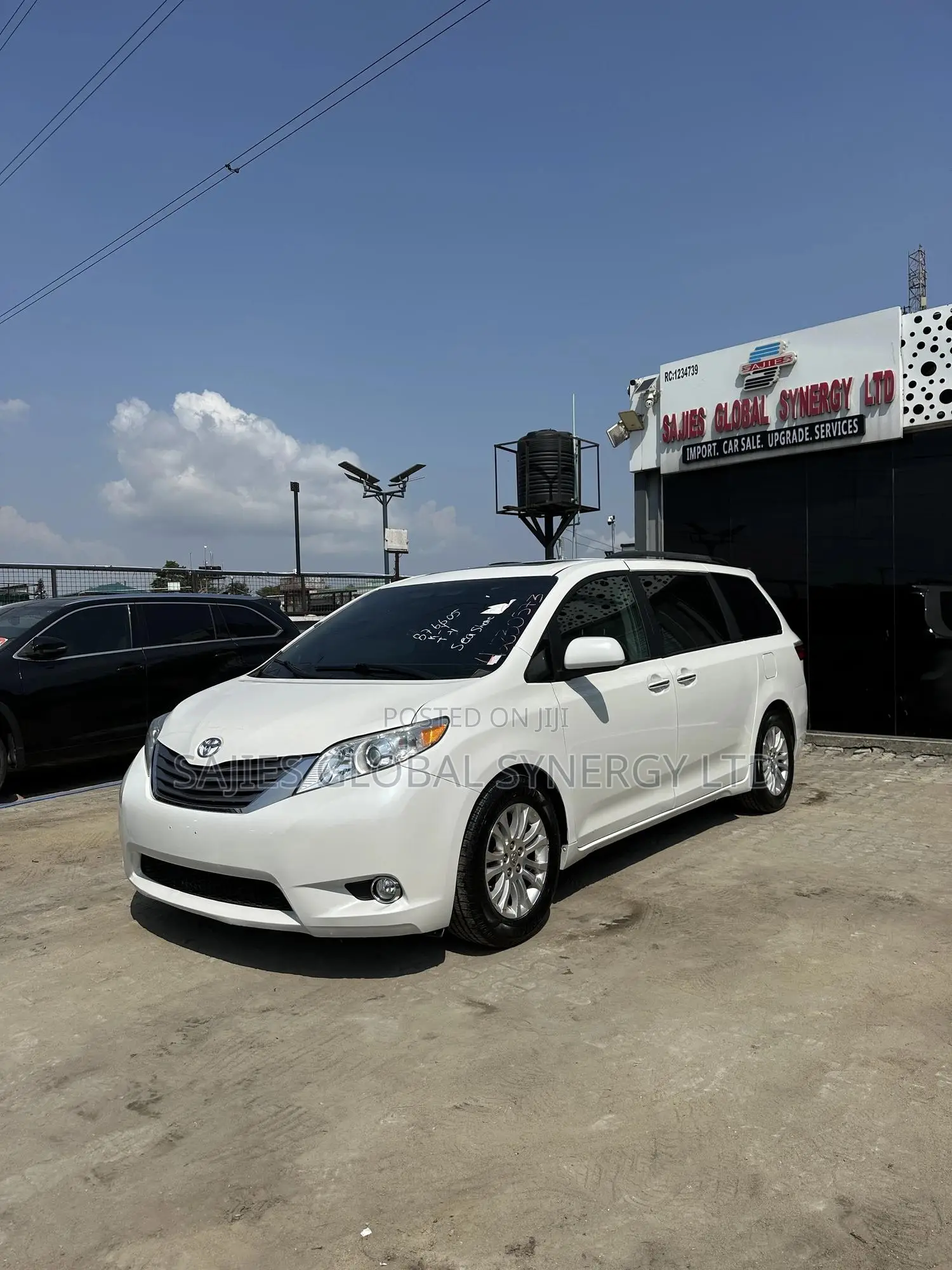 Toyota Sienna XLE 7 Passenger (3.5L 6cyl 8A) 2017 White
