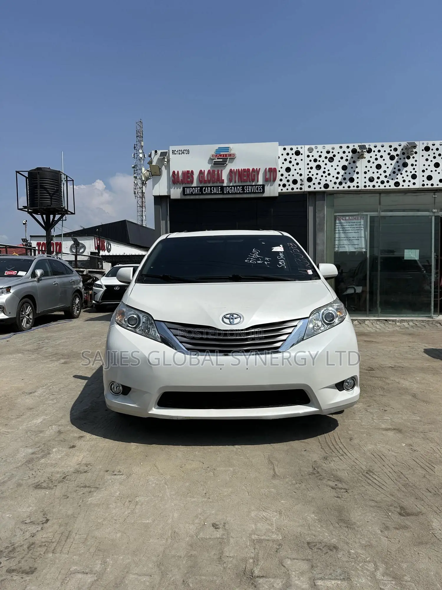 Toyota Sienna XLE 7 Passenger (3.5L 6cyl 8A) 2017 White