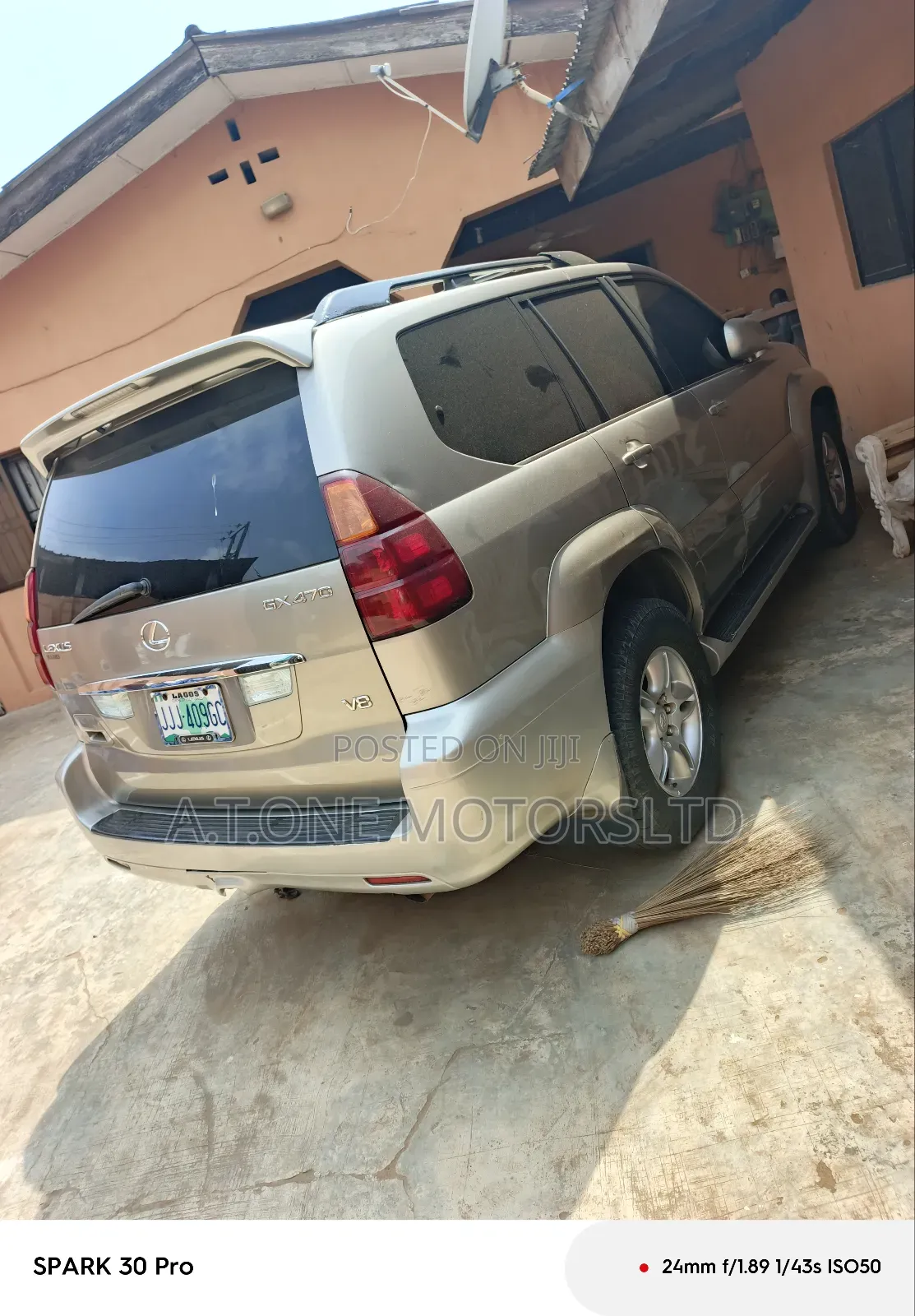 Lexus GX 470 2004 Gold