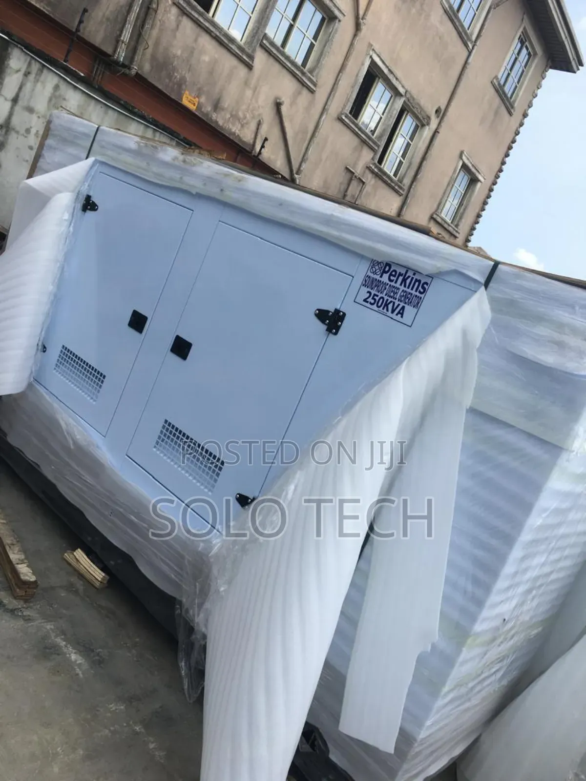 Super Cool 200kva Perkins Soundproof Generator Diesel Engine