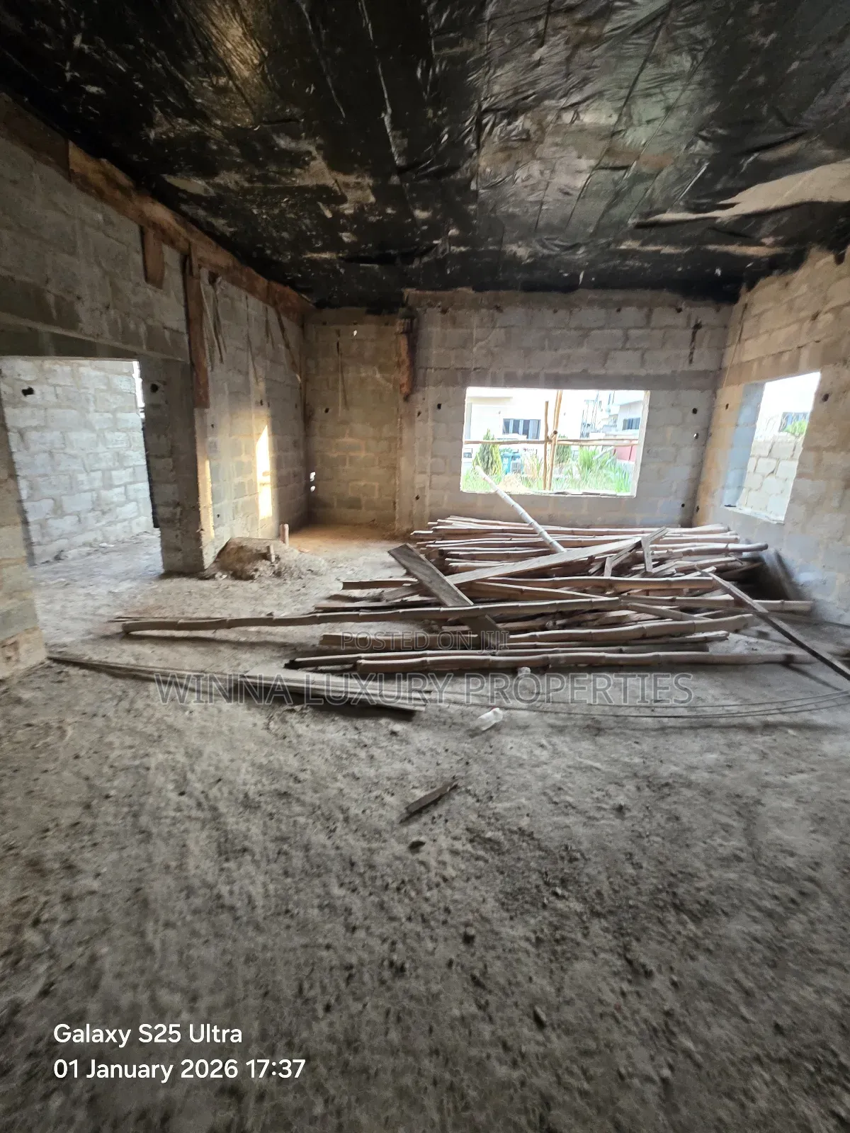 5bdrm Duplex in Trafford Villa, Lugbe District for sale