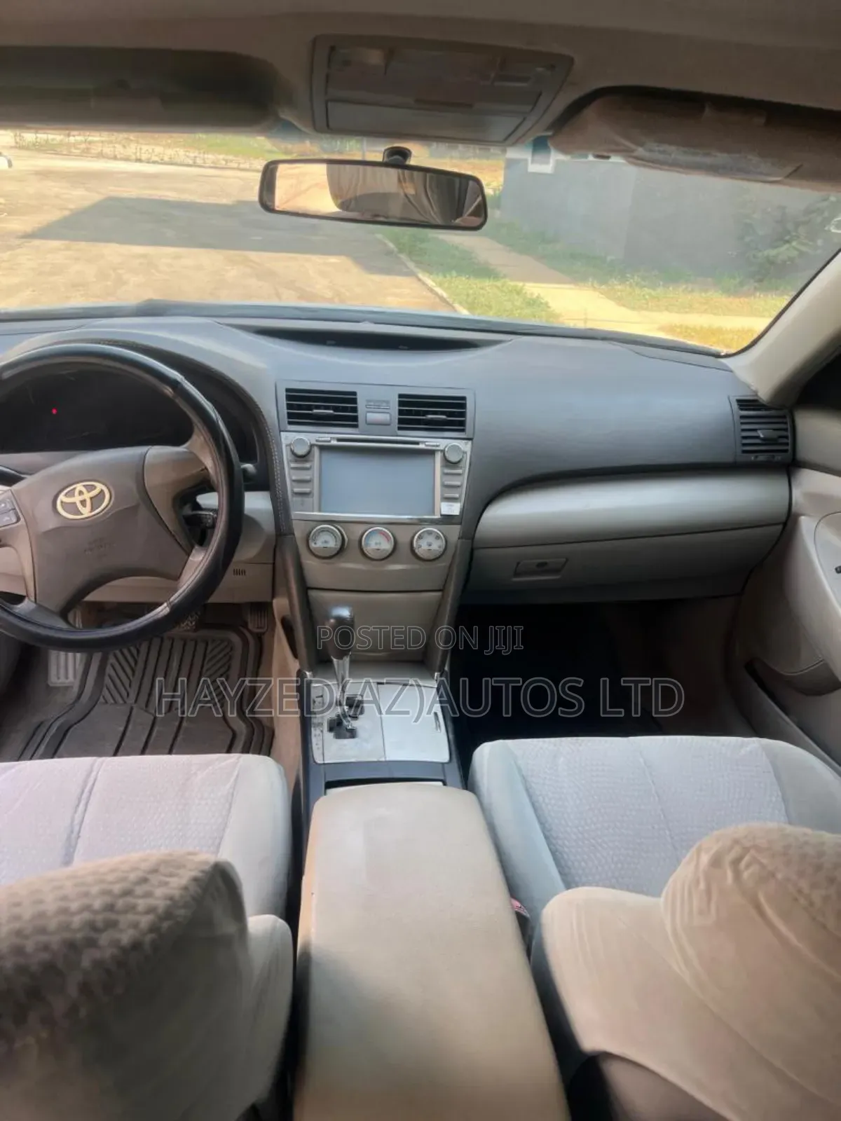 Toyota Camry LE 4dr Sedan (2.5L 4cyl 6AM) 2010 Silver