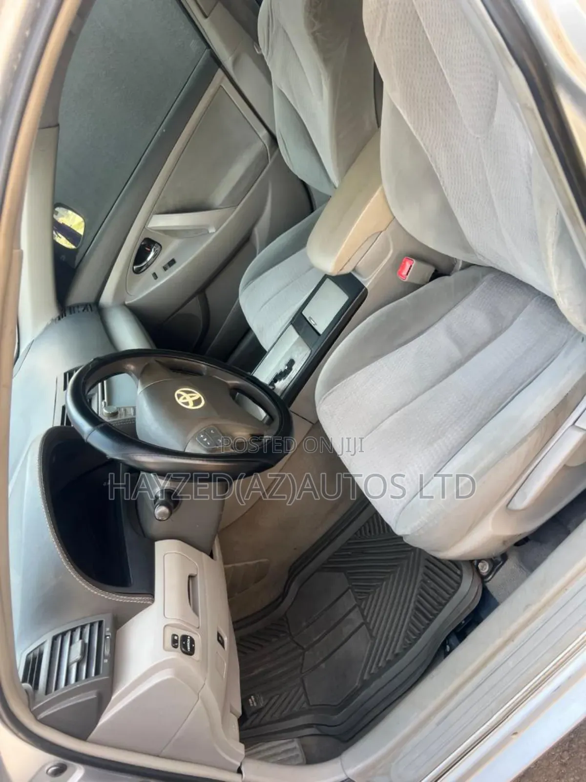 Toyota Camry LE 4dr Sedan (2.5L 4cyl 6AM) 2010 Silver
