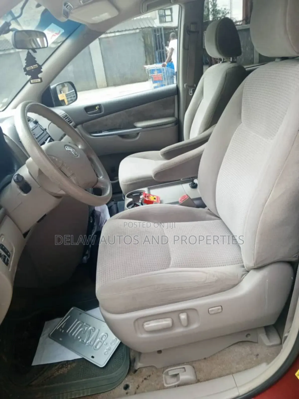 Toyota Sienna 2009 Red