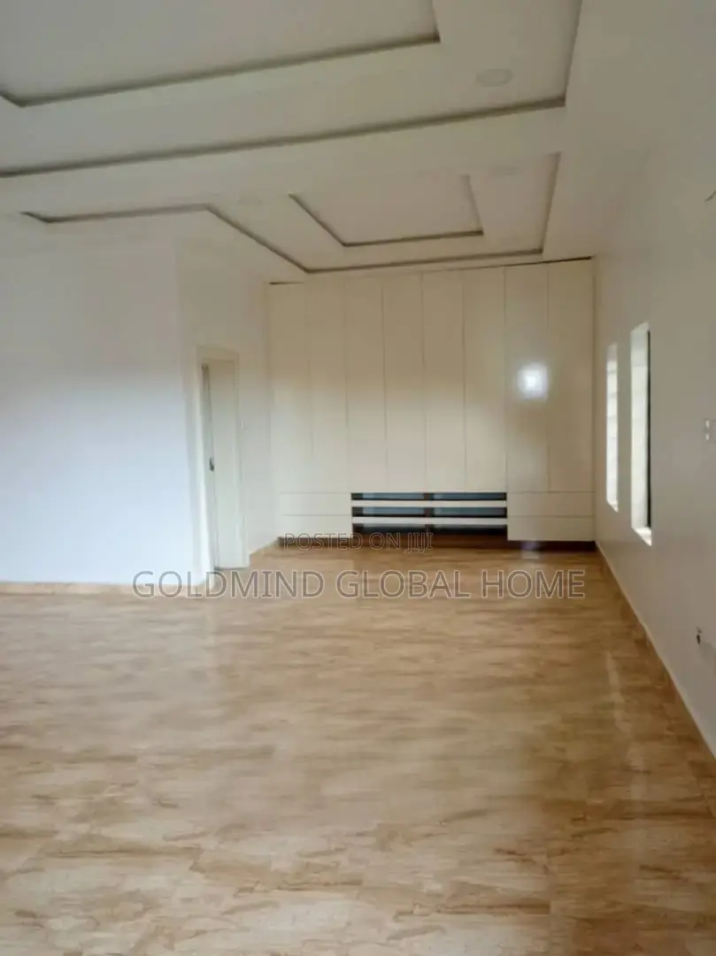 5bdrm Duplex in Efab Queens Estate., Life Camp for sale
