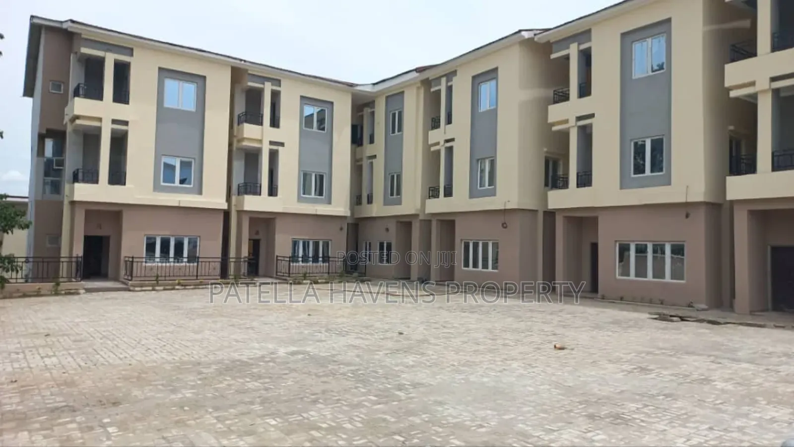 4bdrm Duplex in Guzape District for sale