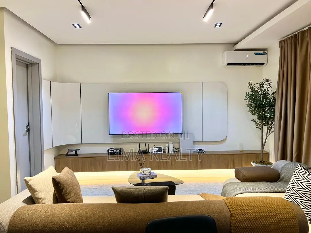 Kairo- 2 Bedroom Smart Home W/Alexa