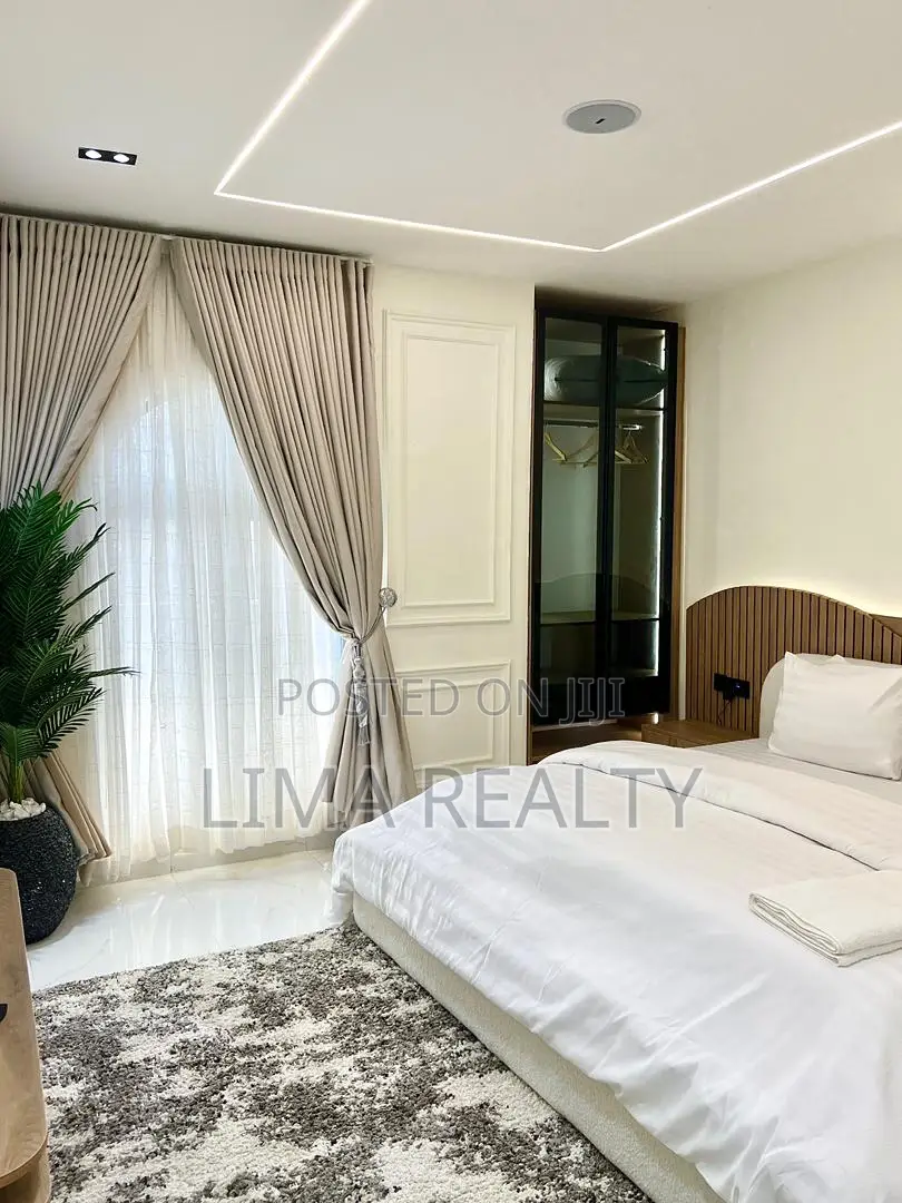 Kairo- 2 Bedroom Smart Home W/Alexa