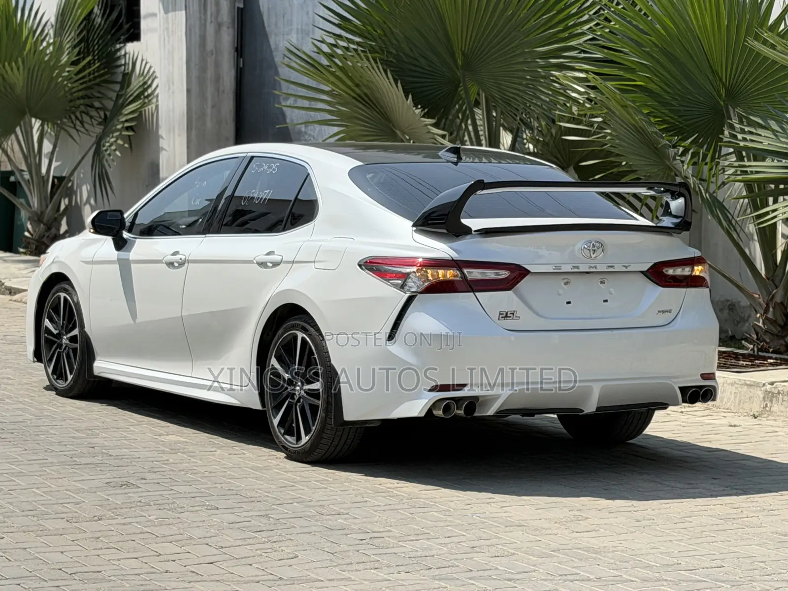 Toyota Camry XSE (2.5L 4cyl 8A) 2019 White