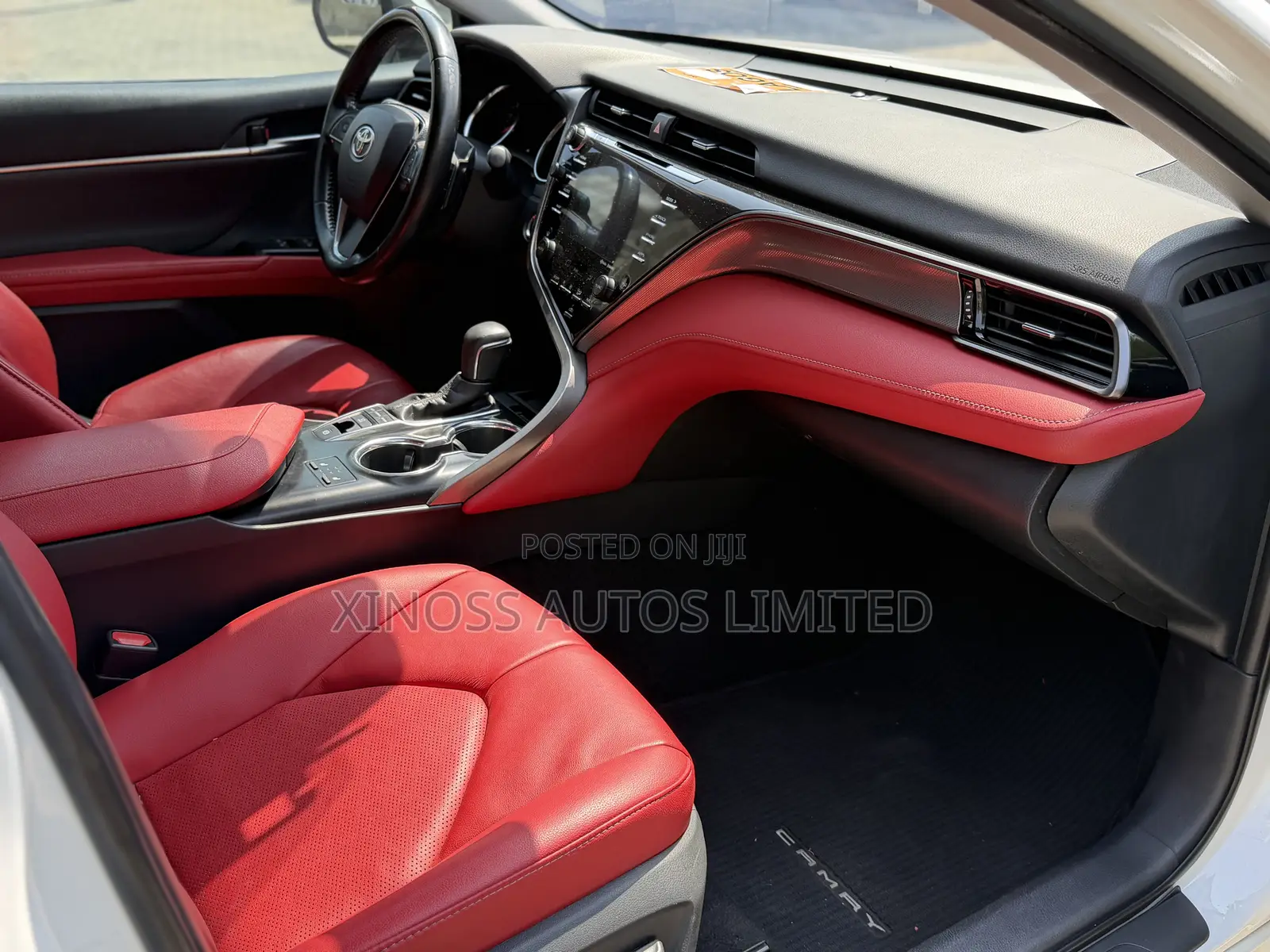Toyota Camry XSE (2.5L 4cyl 8A) 2019 White