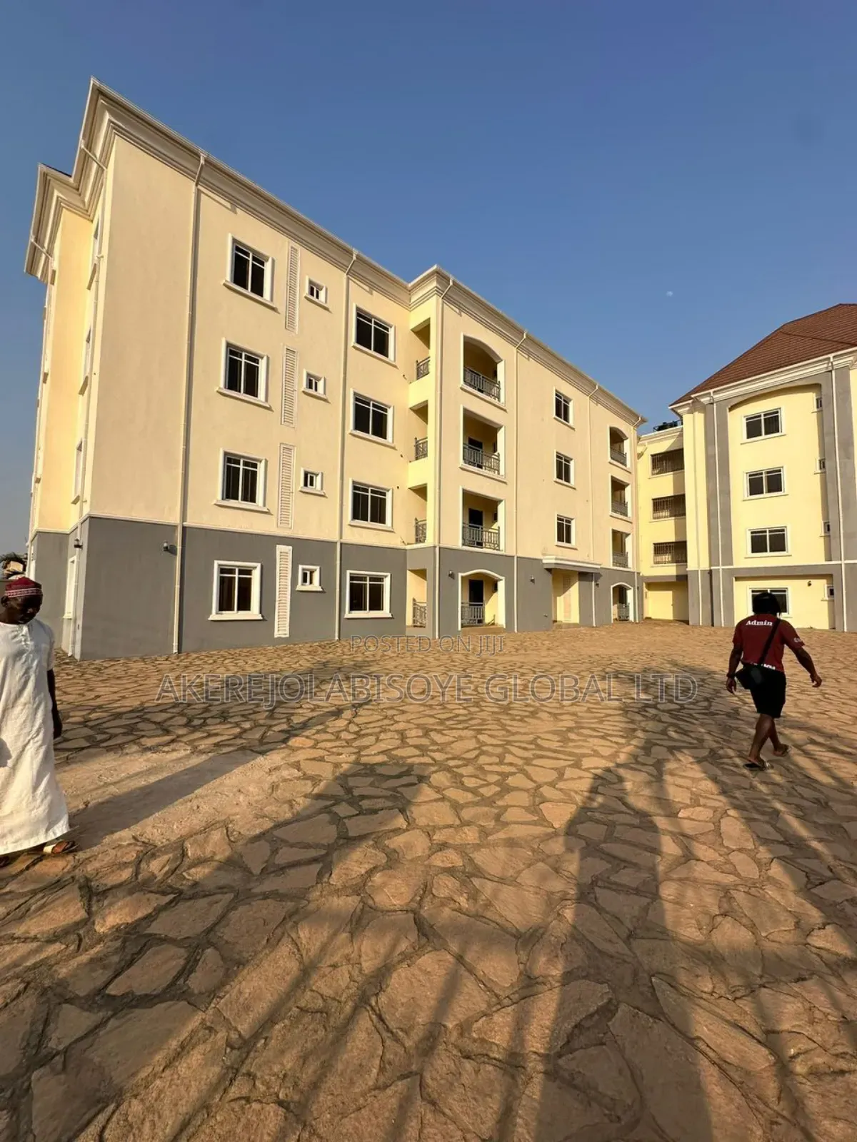3bdrm Apartment in Lifecamp for sale